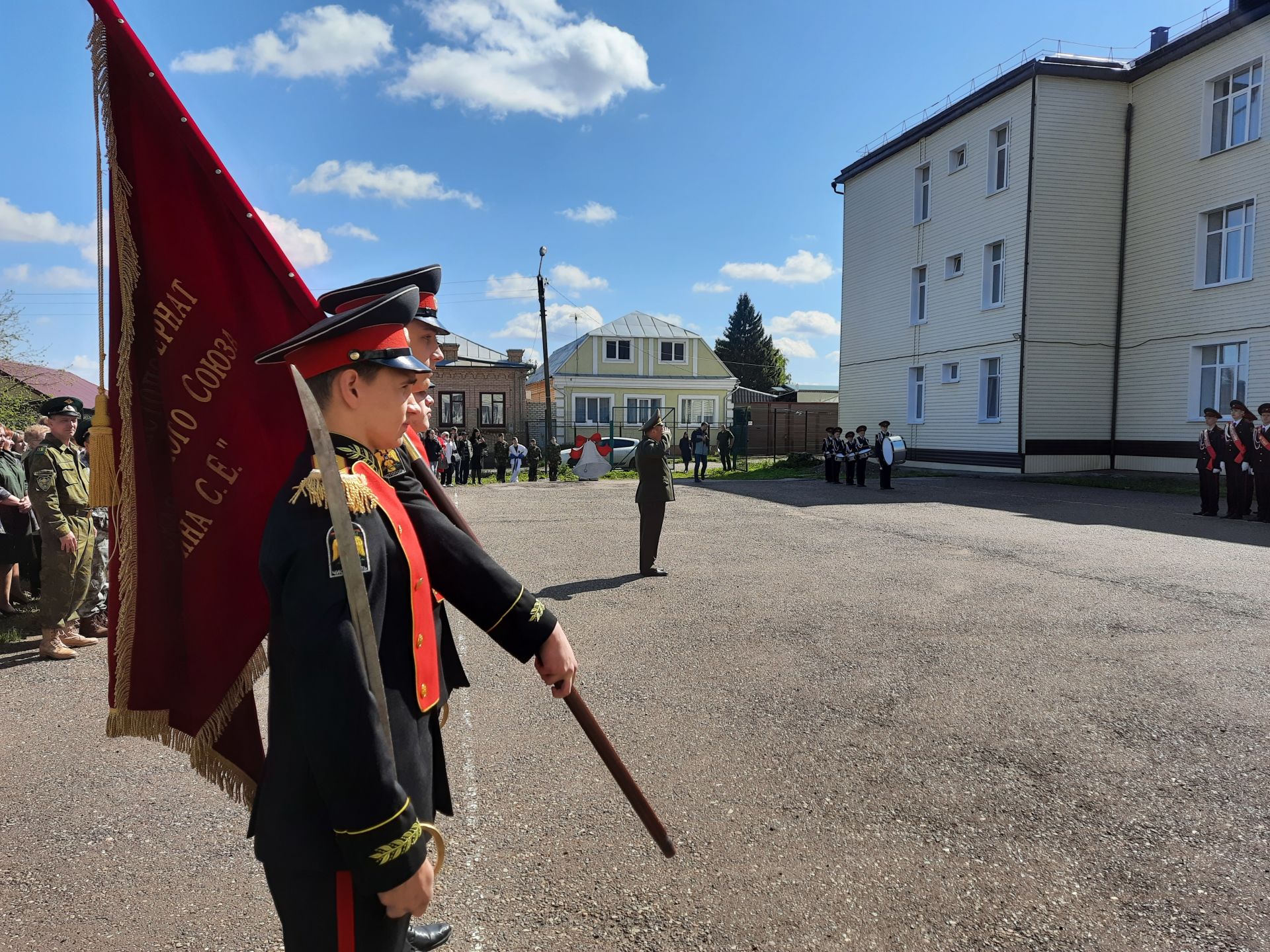 Чистопольские кадеты простились со знаменем родной школы