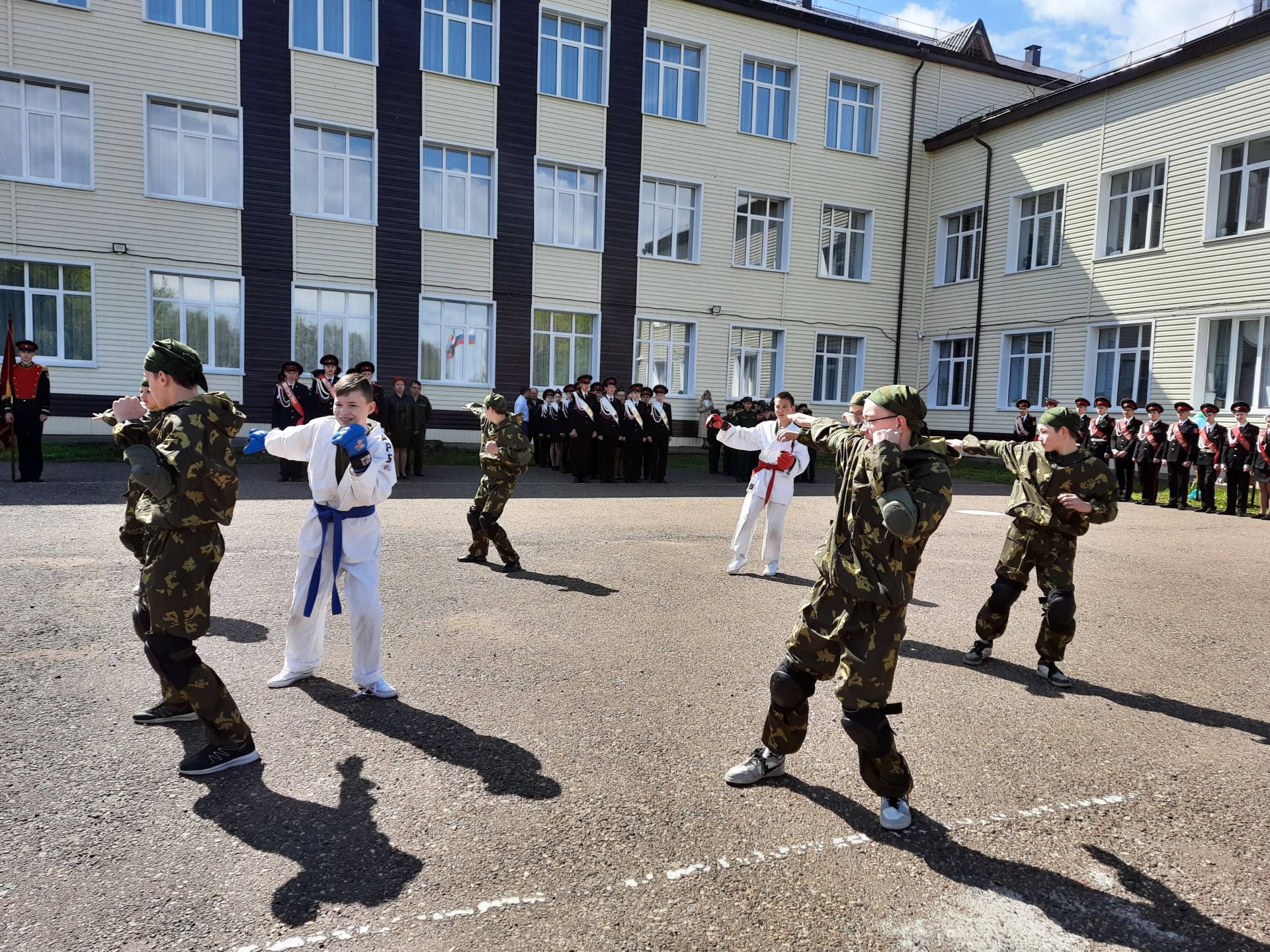 Чистопольские кадеты простились со знаменем родной школы