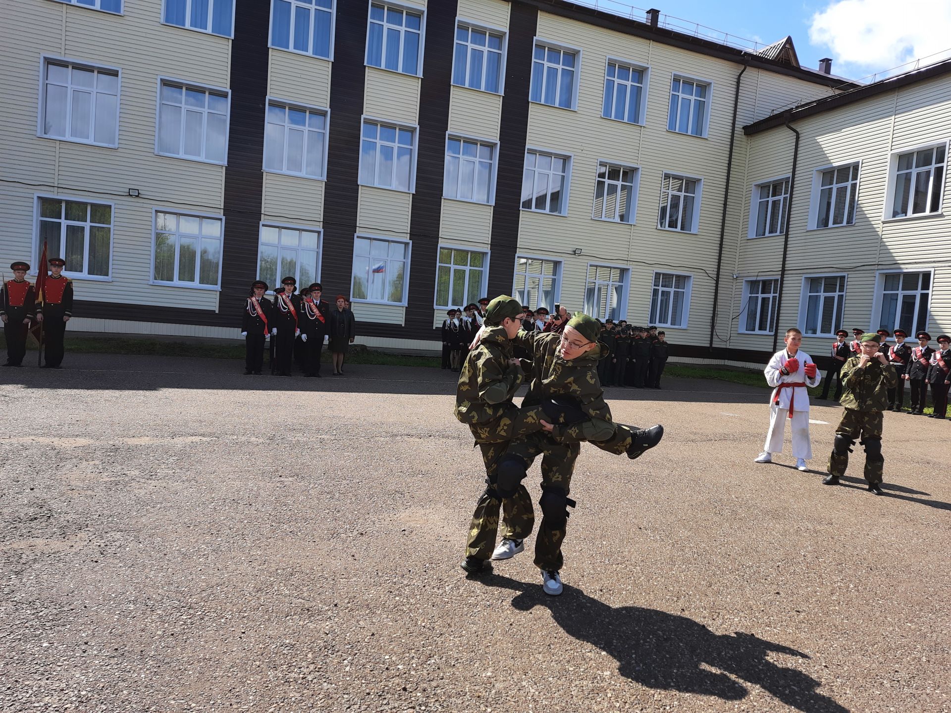 Чистопольские кадеты простились со знаменем родной школы