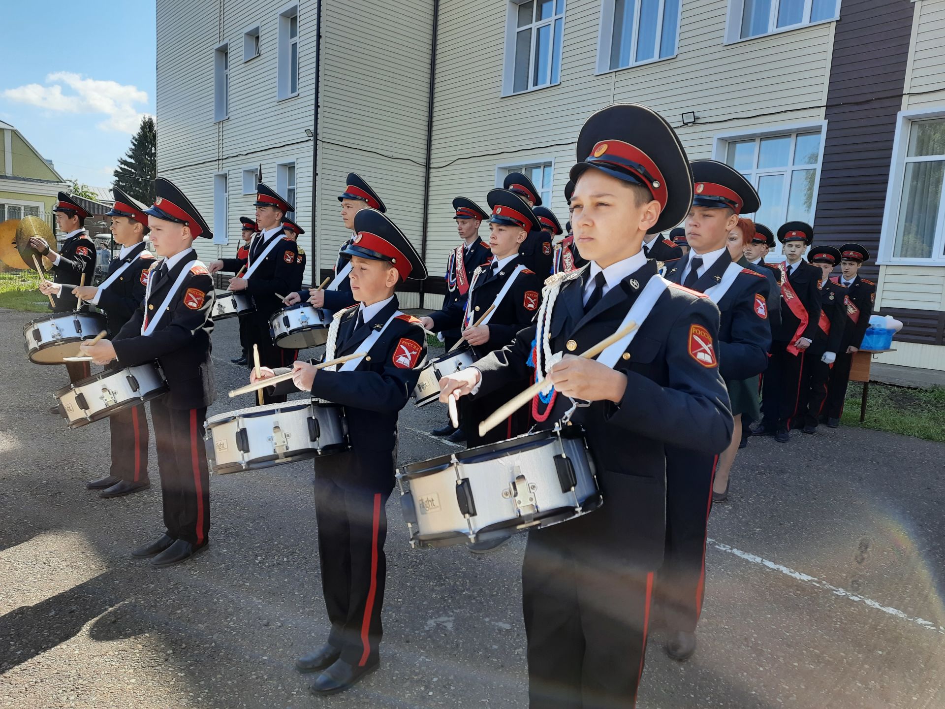 Чистопольские кадеты простились со знаменем родной школы