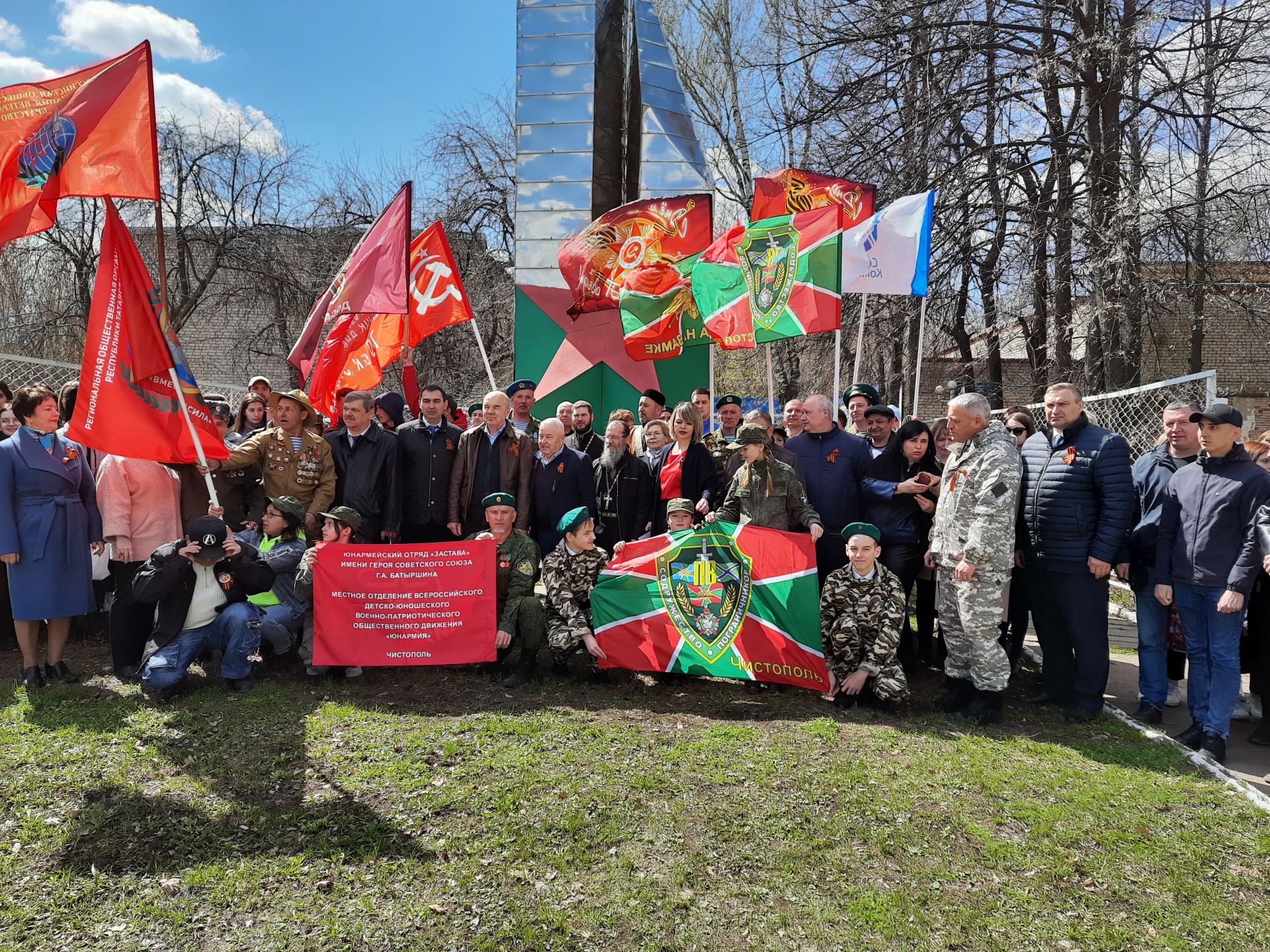 В преддверии Дня Победы в Чистополе провели массовый автопробег (Фоторепортаж)