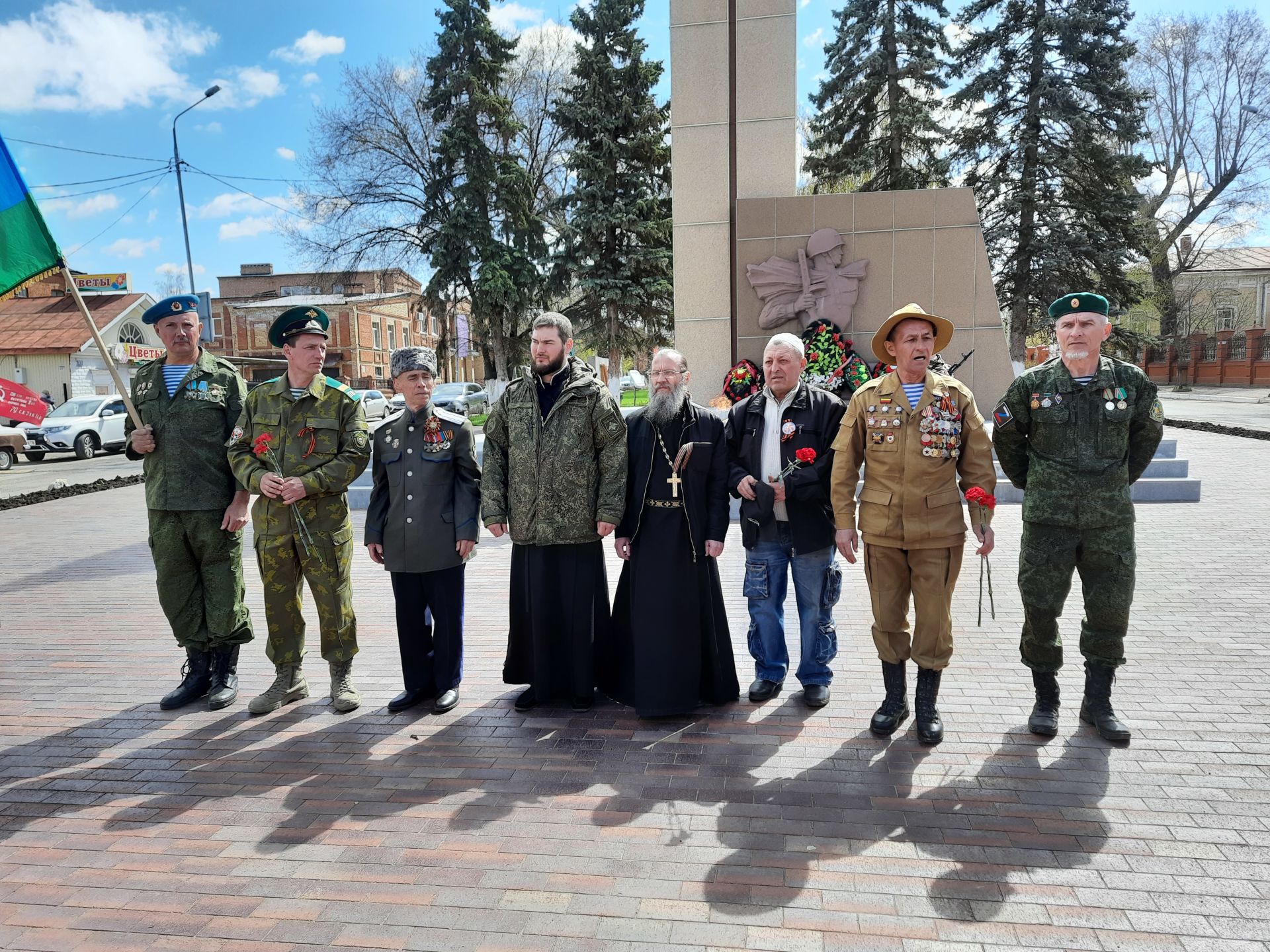 В преддверии Дня Победы в Чистополе провели массовый автопробег (Фоторепортаж)