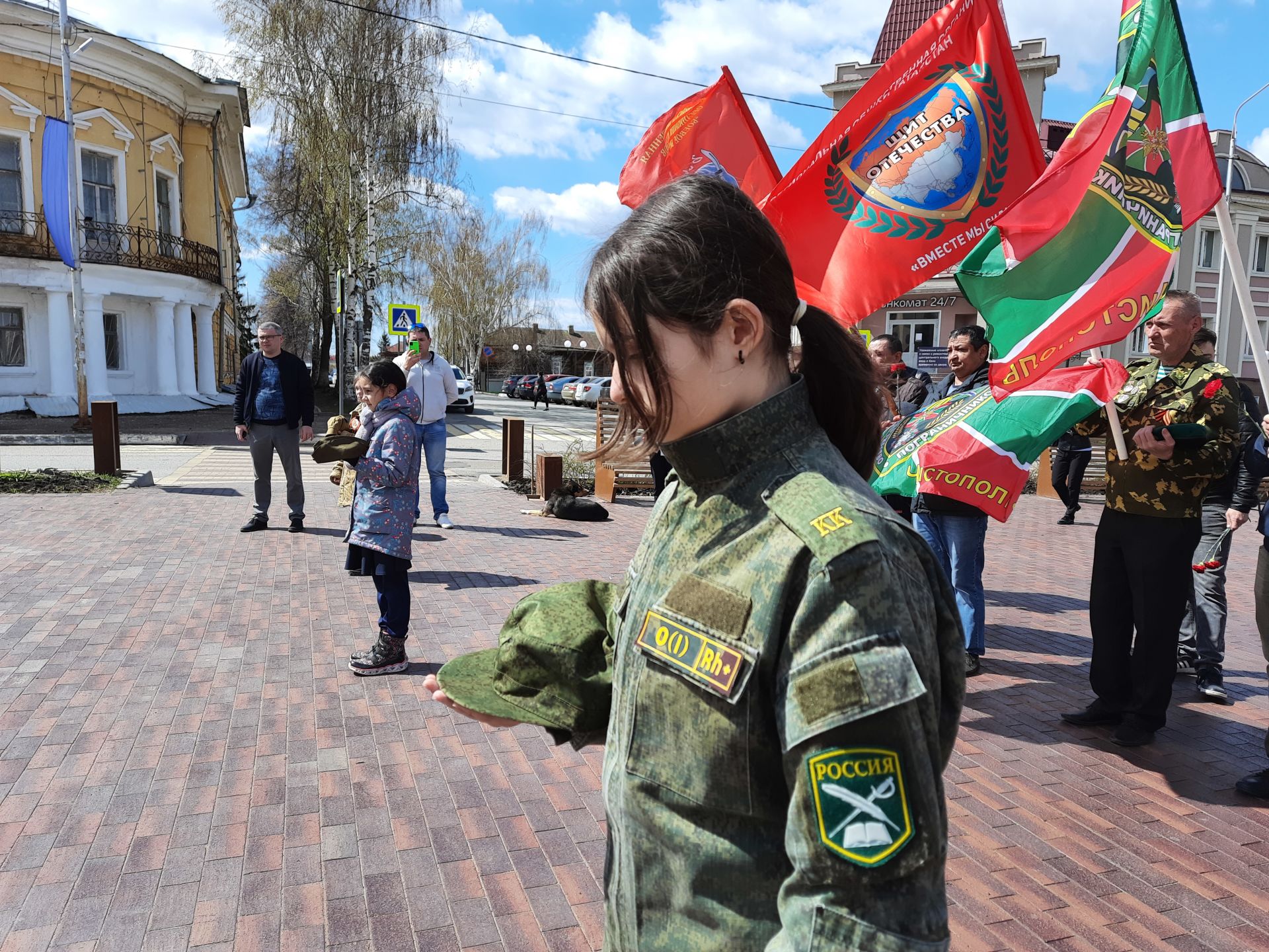 В преддверии Дня Победы в Чистополе провели массовый автопробег (Фоторепортаж)