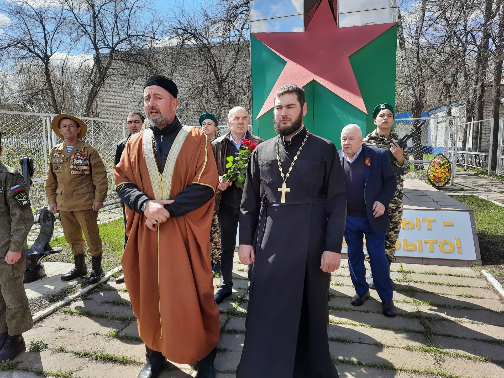 В преддверии Дня Победы в Чистополе провели массовый автопробег (Фоторепортаж)