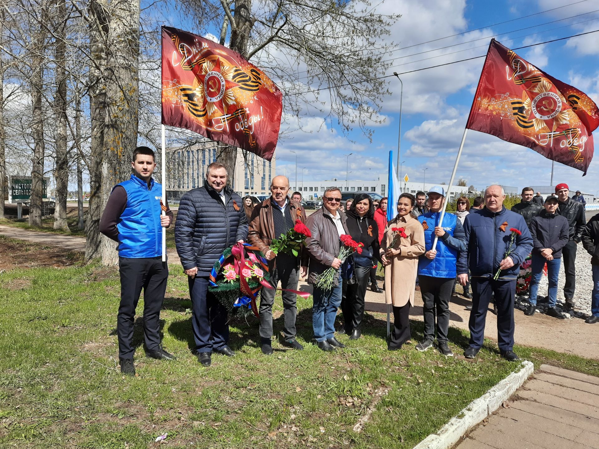 В преддверии Дня Победы в Чистополе провели массовый автопробег (Фоторепортаж)