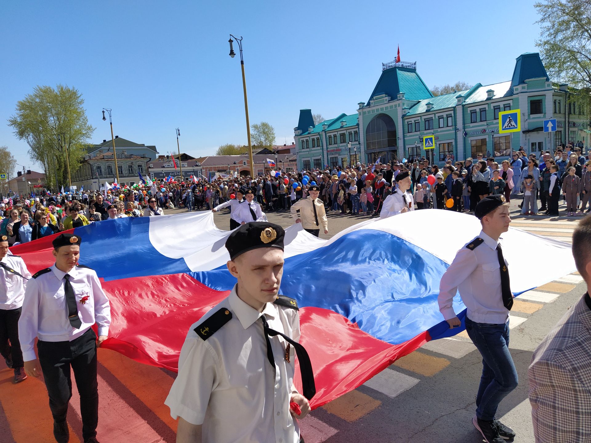 В Чистополе прошел торжественный митинг к Дню Победы (ФОТОРЕПОРТАЖ)