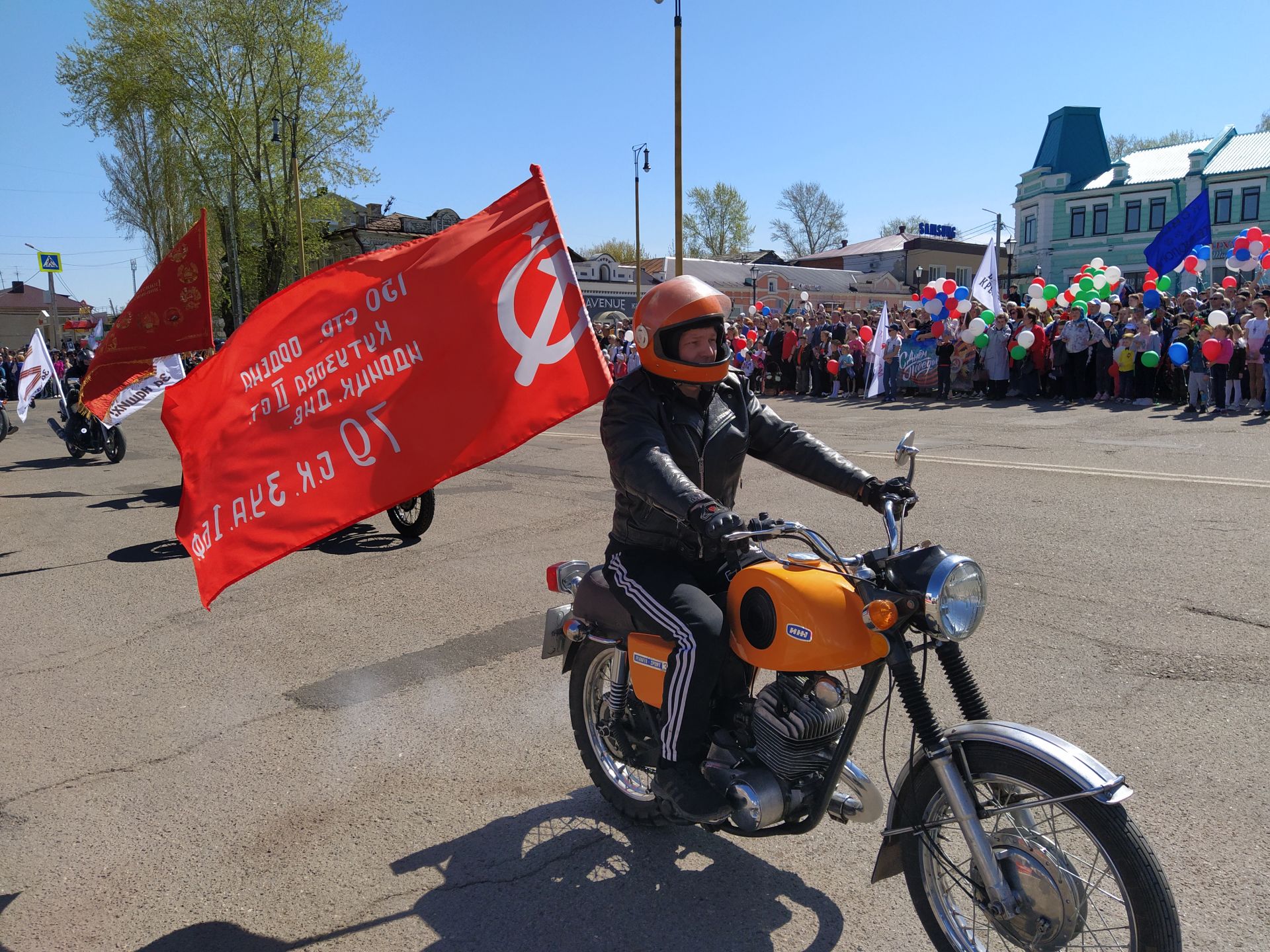 В Чистополе прошел торжественный митинг к Дню Победы (ФОТОРЕПОРТАЖ)