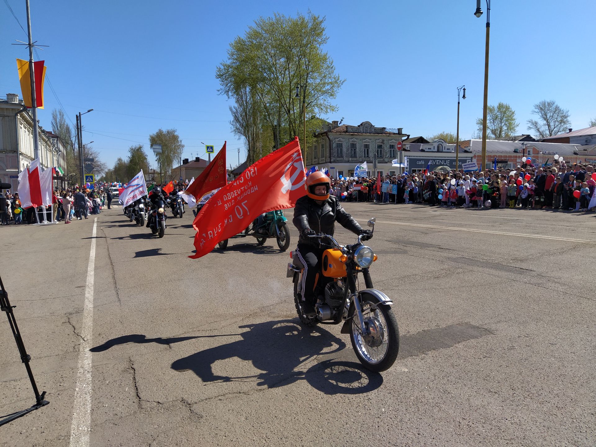 В Чистополе прошел торжественный митинг к Дню Победы (ФОТОРЕПОРТАЖ)