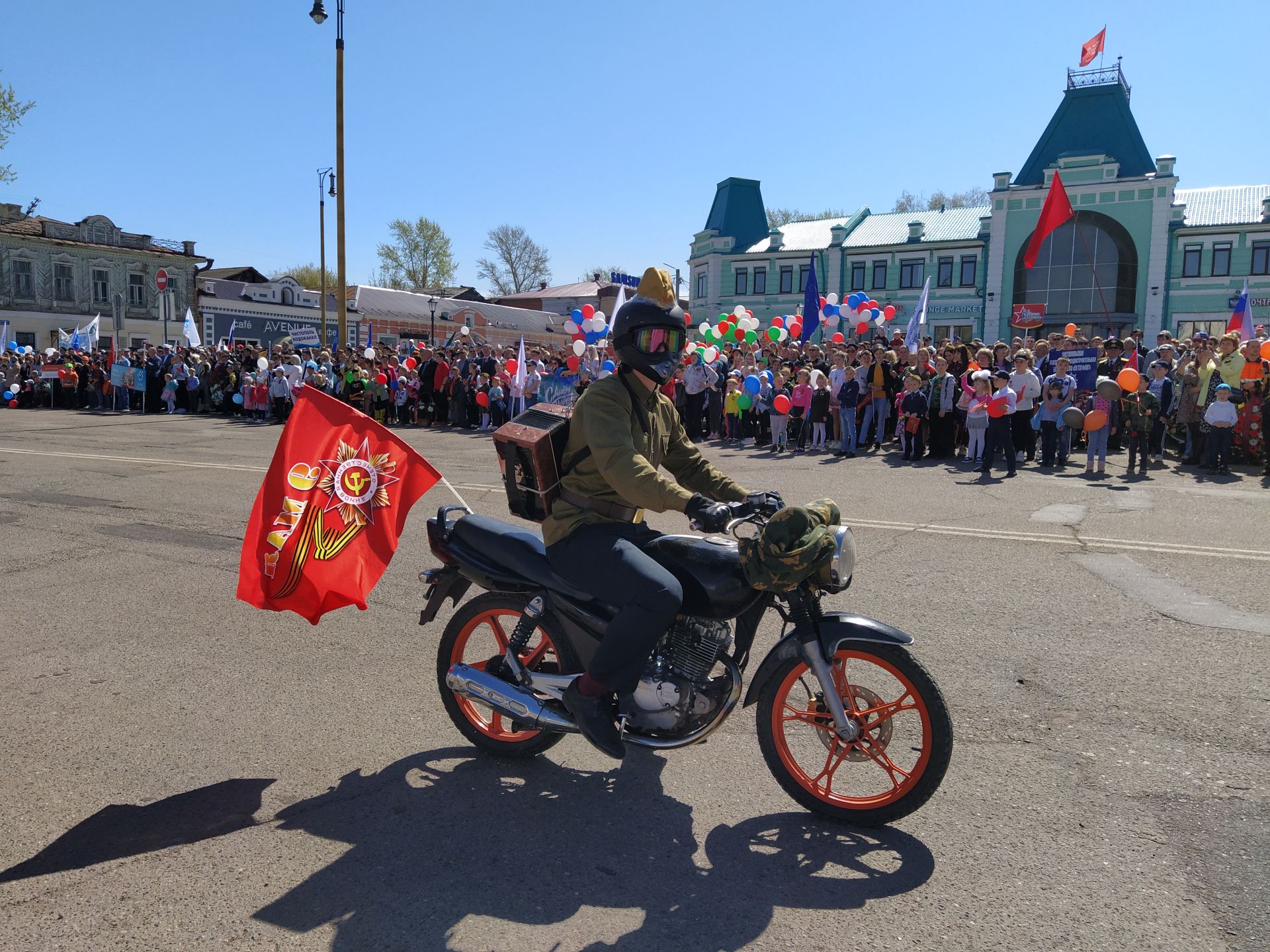 В Чистополе прошел торжественный митинг к Дню Победы (ФОТОРЕПОРТАЖ)