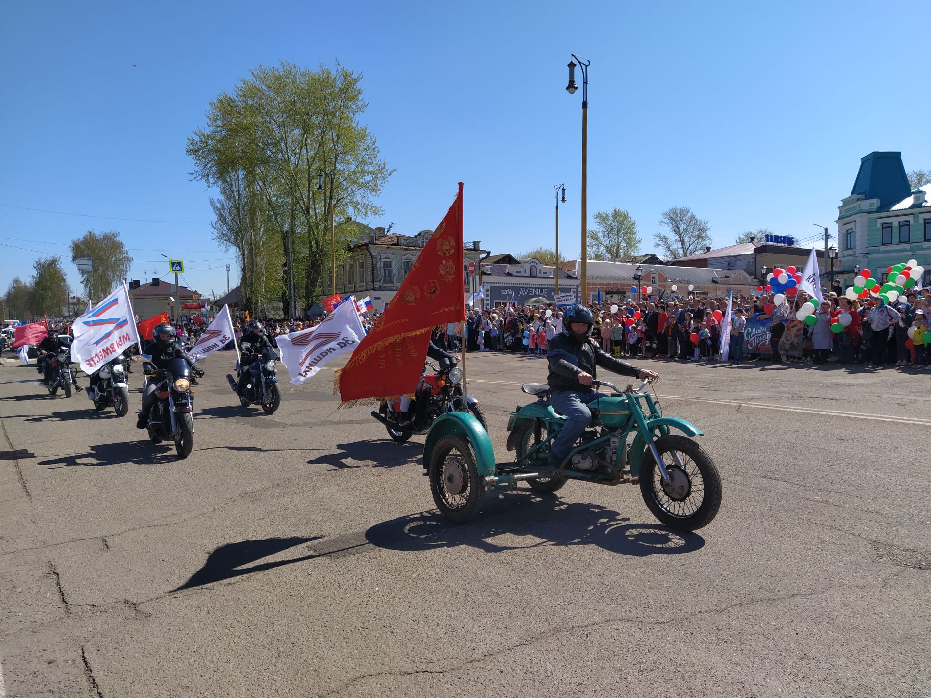 В Чистополе прошел торжественный митинг к Дню Победы (ФОТОРЕПОРТАЖ)