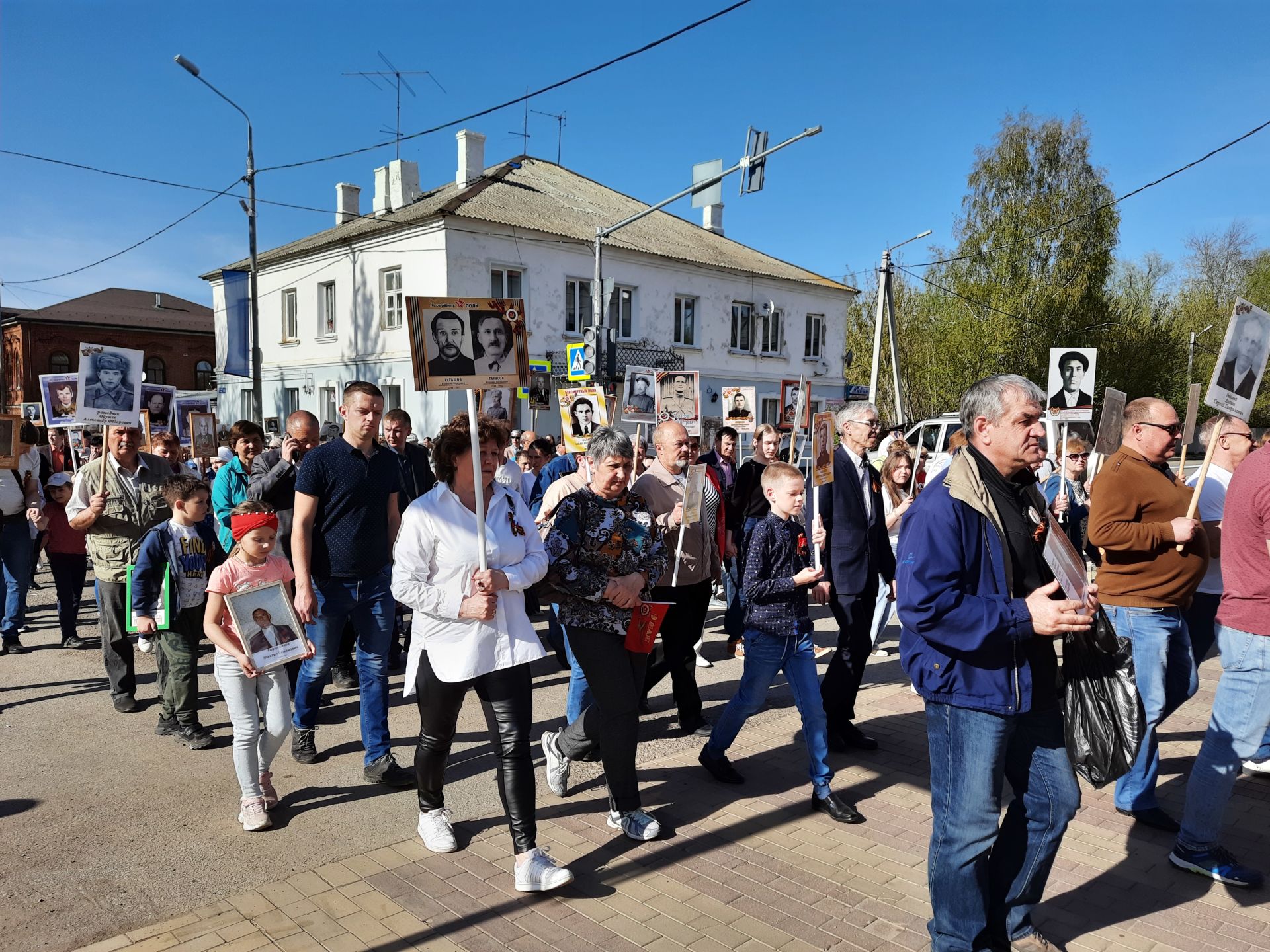 Тысячи чистопольцев приняли участие в шествии «Бессмертного полка» (Фоторепортаж)