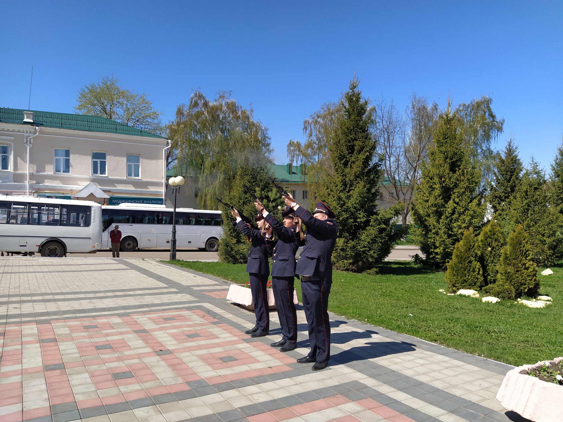 В Чистополе прошел торжественный митинг к Дню Победы (ФОТОРЕПОРТАЖ)