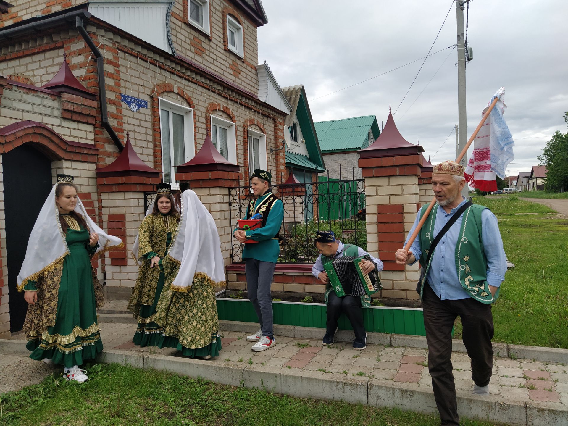 В Чистополе прошел обряд сбора полотенец (ФОТОРЕПОРТАЖ)