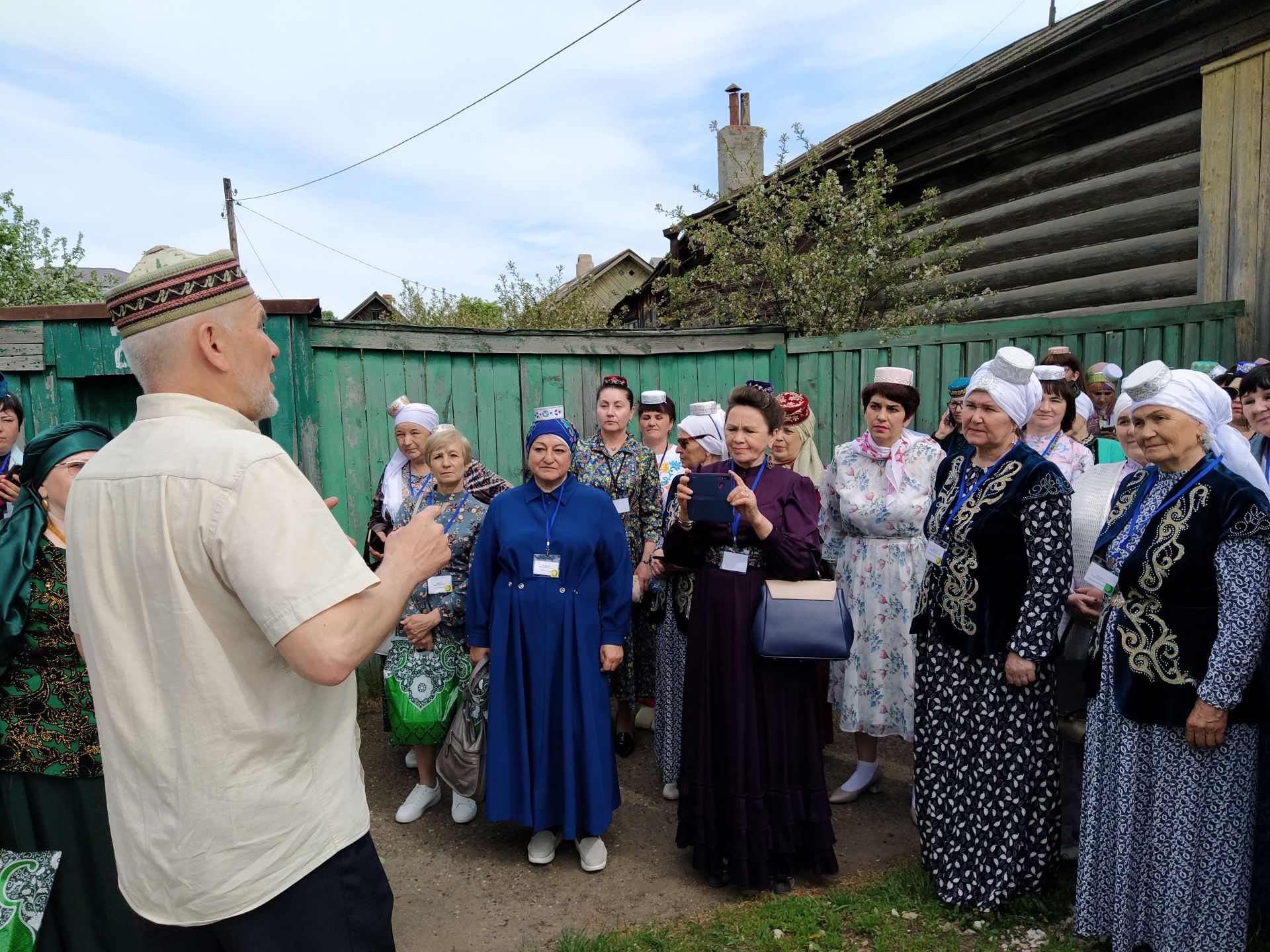 В Чистополе проходит выездное заседание общественной организации татарских женщин «Ак калфак»