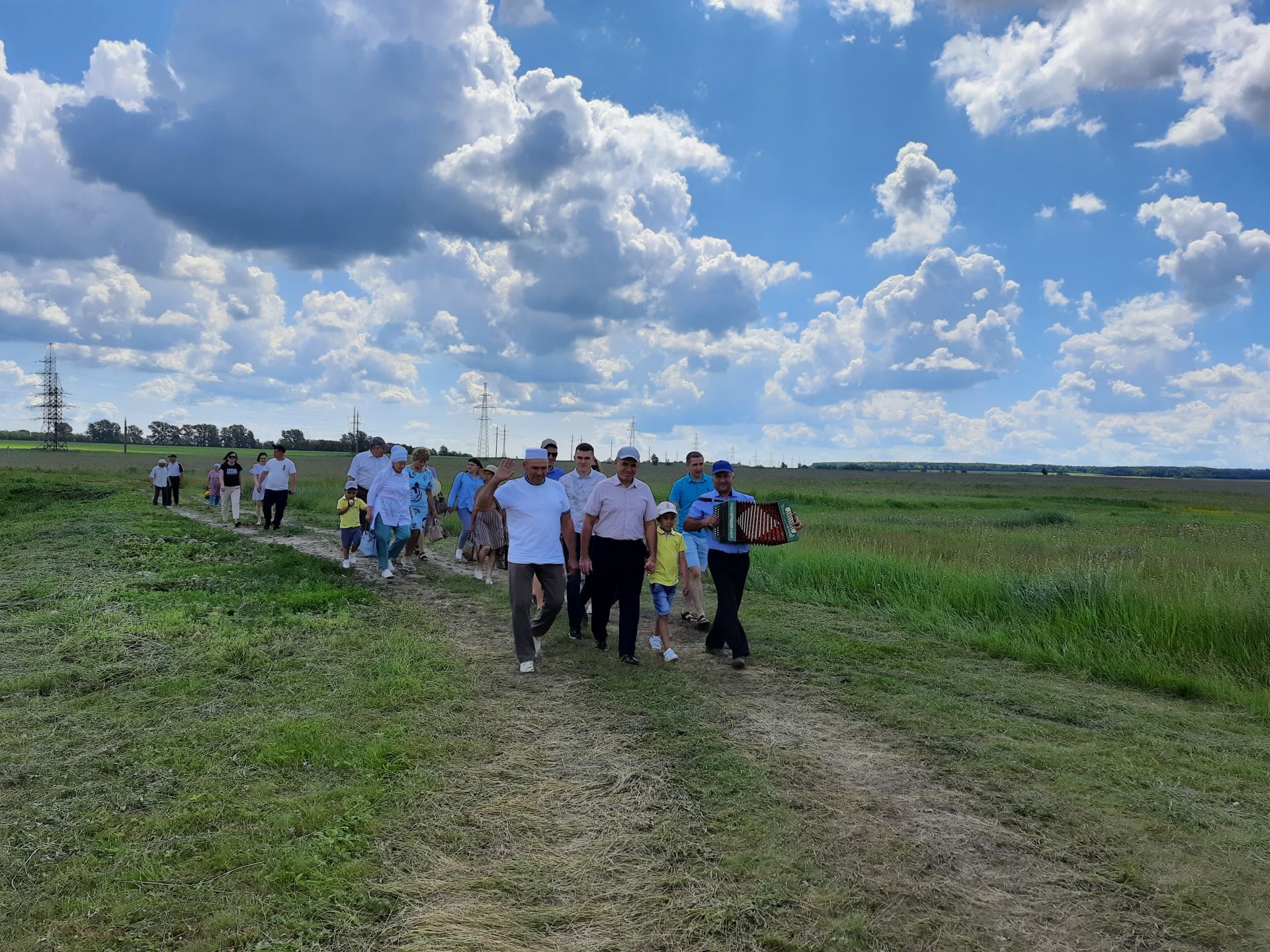 В деревне Татарский Сарсаз состоялся праздник возле озера (Фоторепортаж)