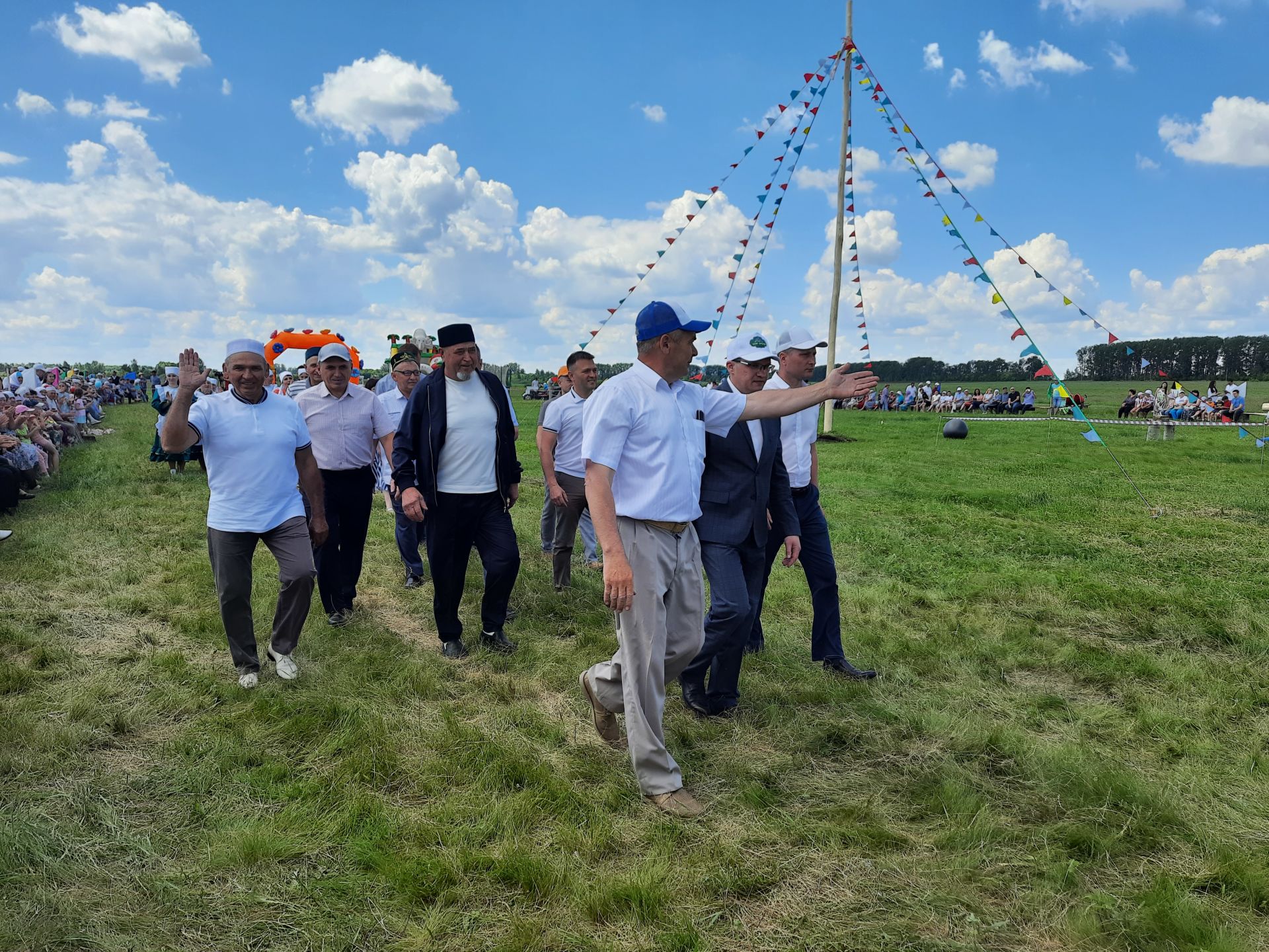 В деревне Татарский Сарсаз состоялся праздник возле озера (Фоторепортаж)