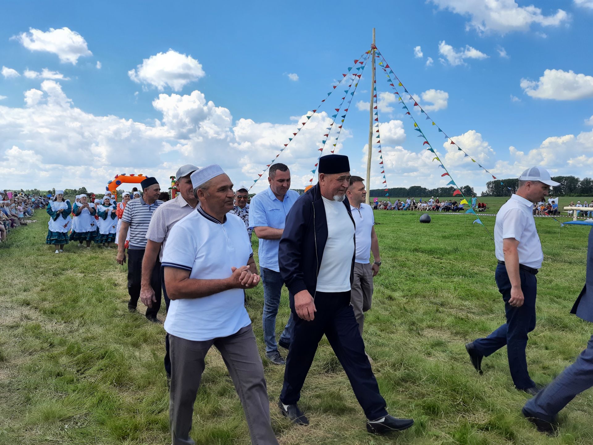 В деревне Татарский Сарсаз состоялся праздник возле озера (Фоторепортаж)