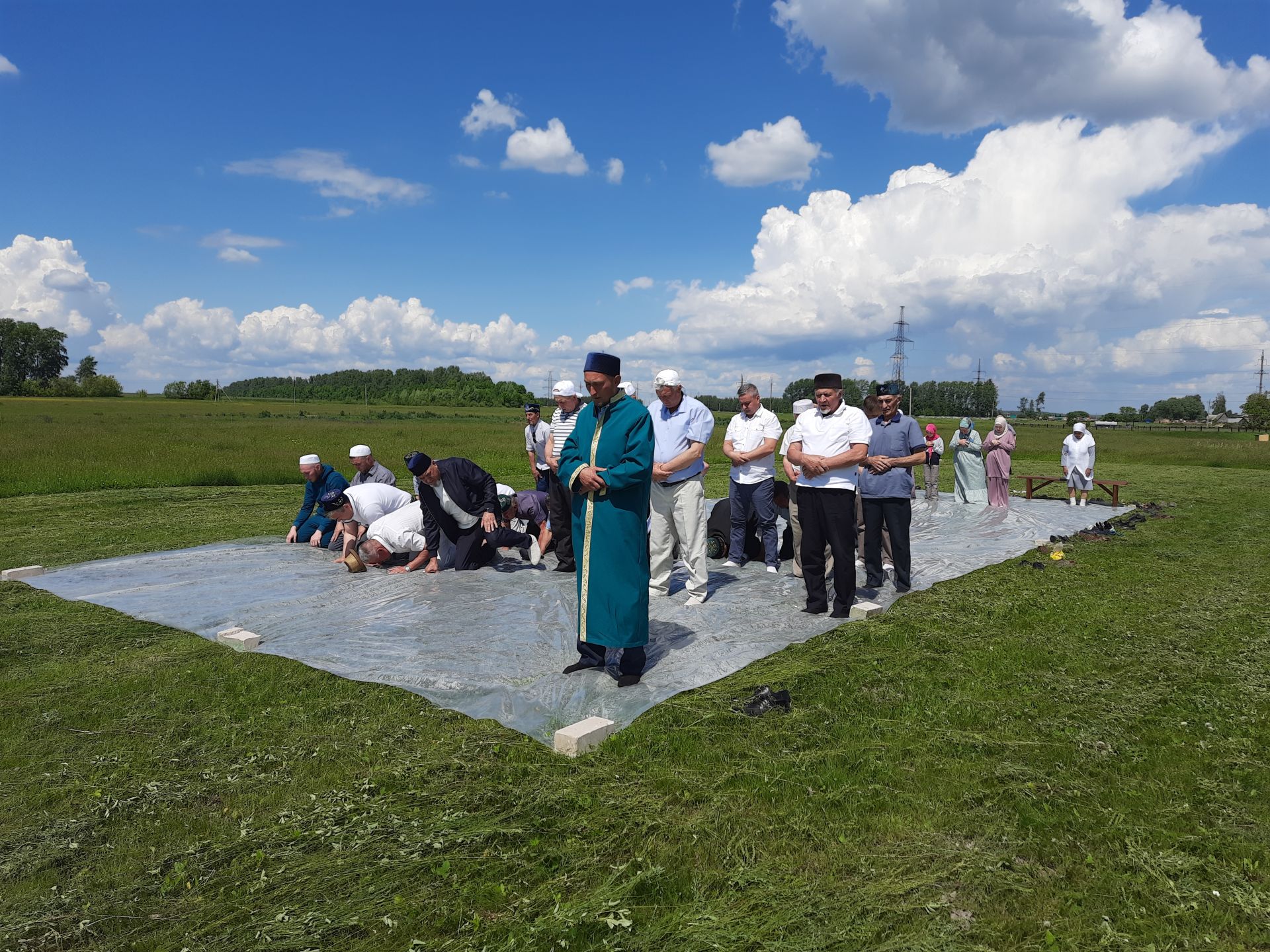 В деревне Татарский Сарсаз состоялся праздник возле озера (Фоторепортаж)