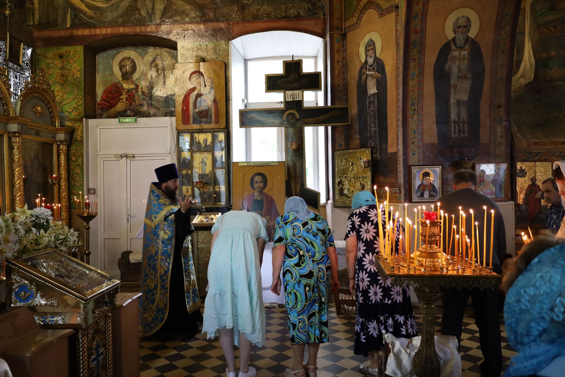 В храме Казанской иконы Божией Матери совершено всенощное бдение