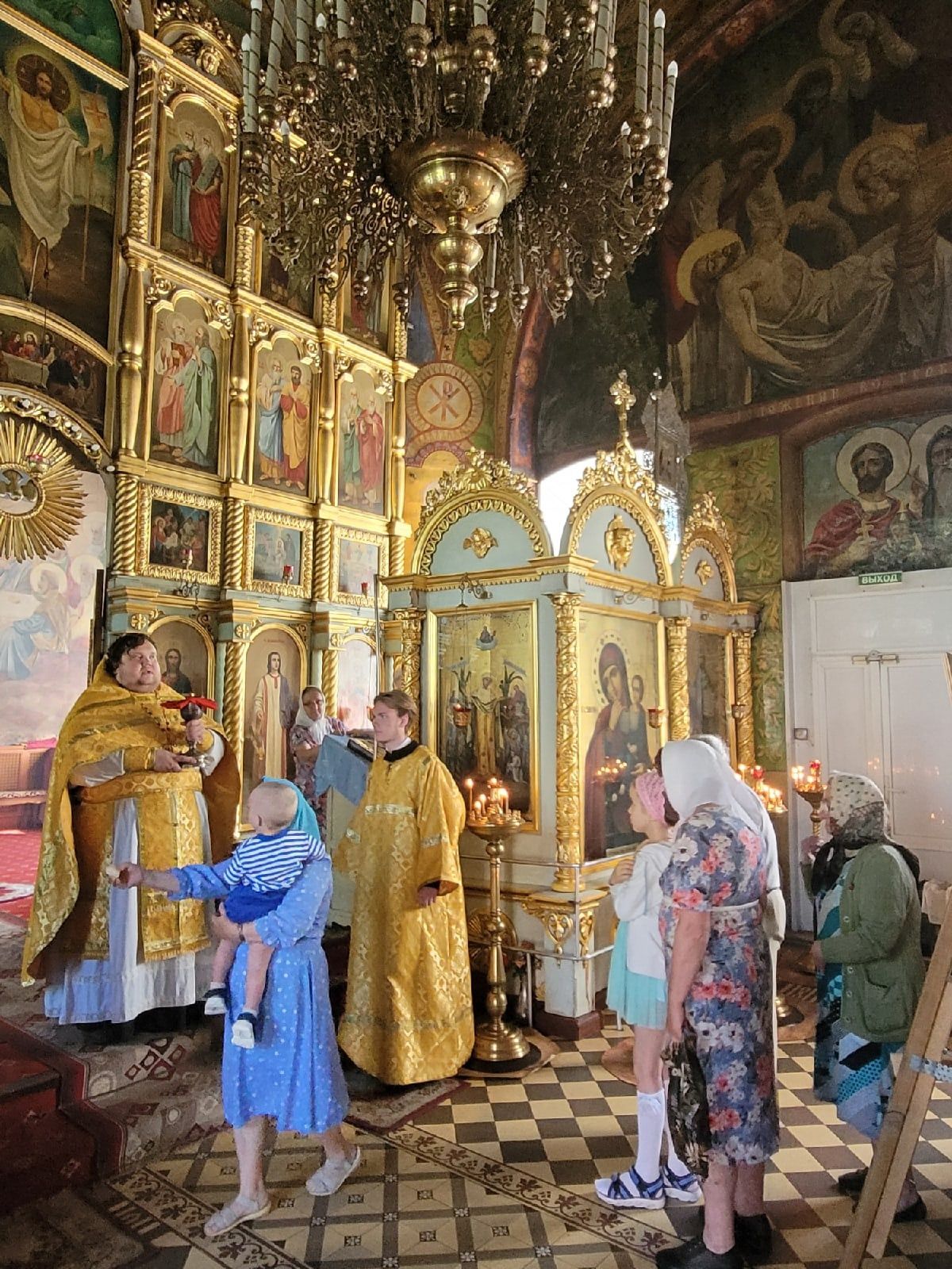 В храмах Чистопольской епархии прошли праздничные богослужения