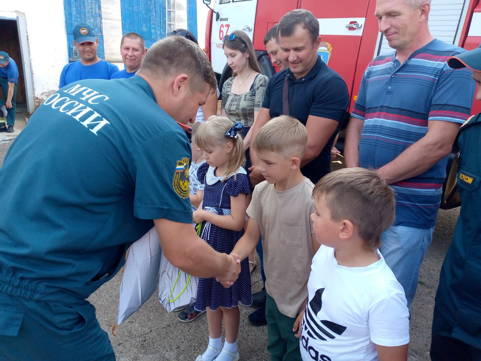 В Чистополе для детей сотрудников пожарно-спасательной части устроили праздник