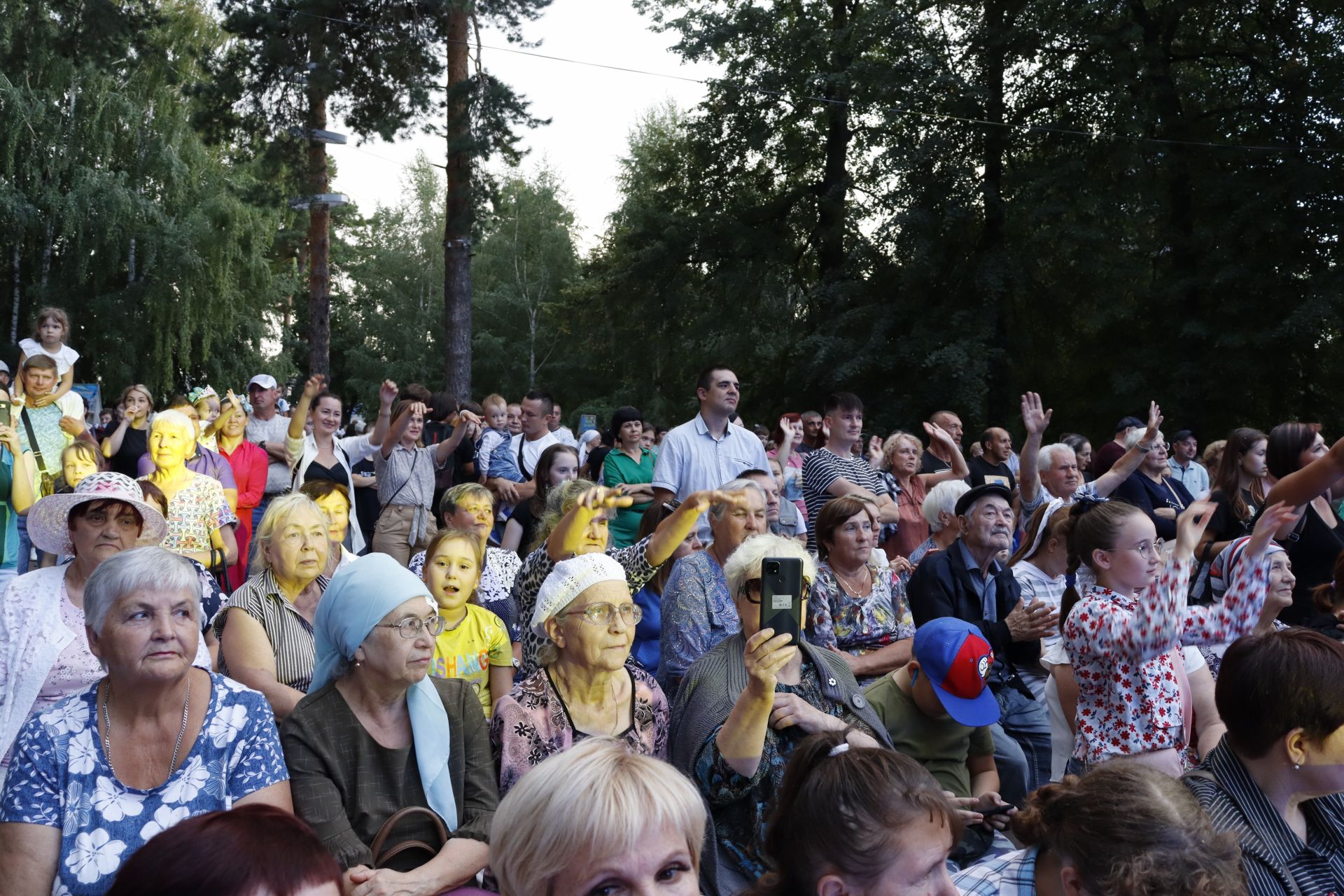 В День города в Чистополе выступили местные артисты, звезды татарской и российской эстрад (Фоторепортаж)