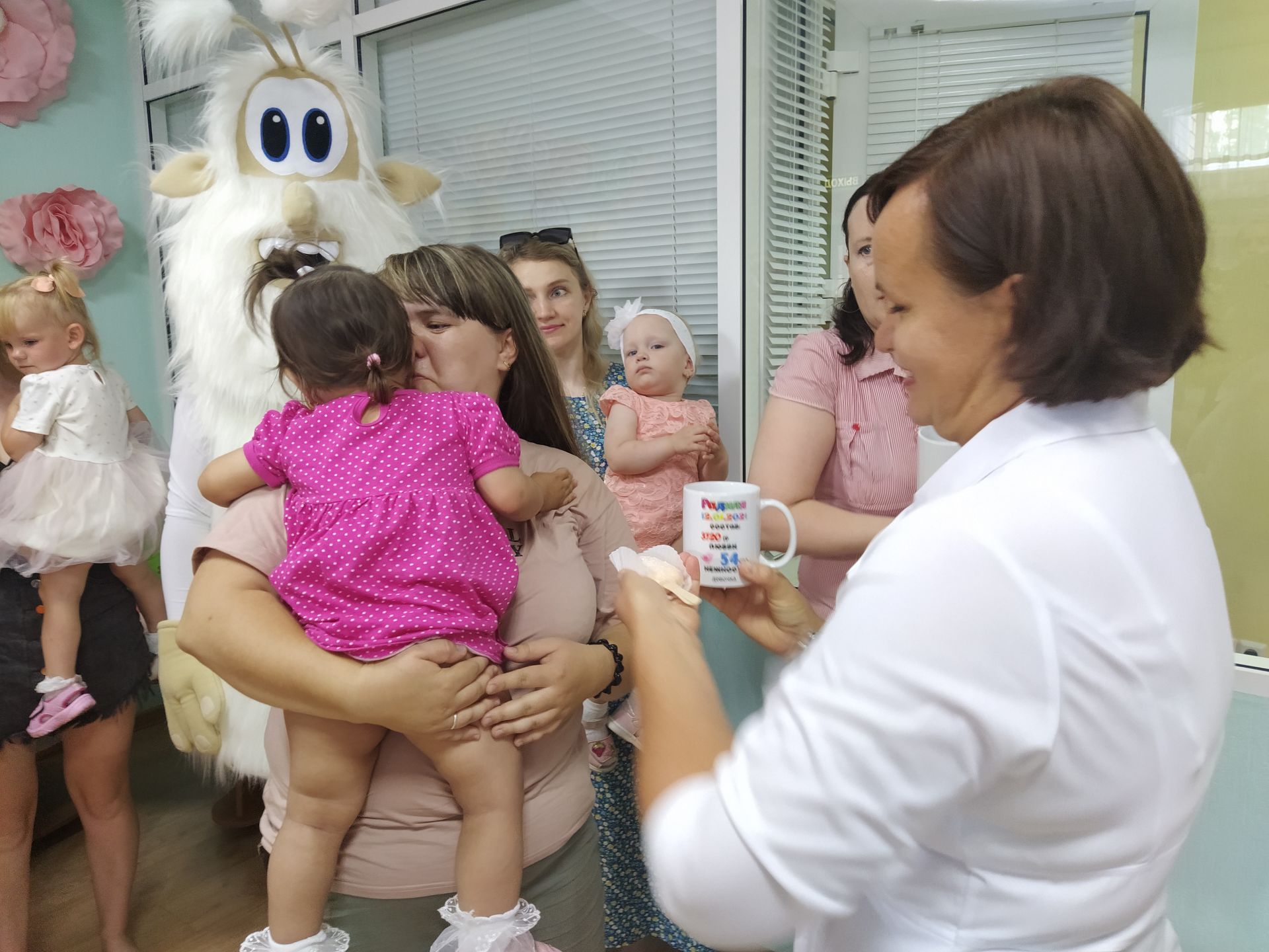 В Чистопольском роддоме поощрили мам, выбирающих кормление грудью (фоторепортаж)