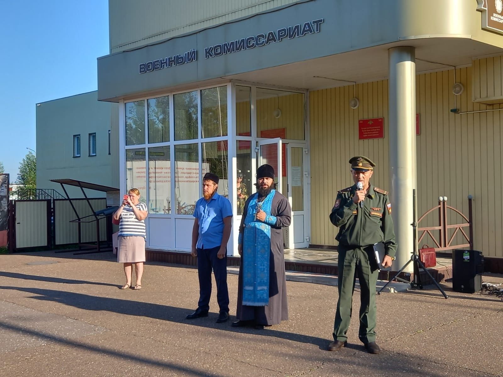 В Нижнекамске состоялась торжественная отправка добровольцев в зону проведения спецоперации в ДНР