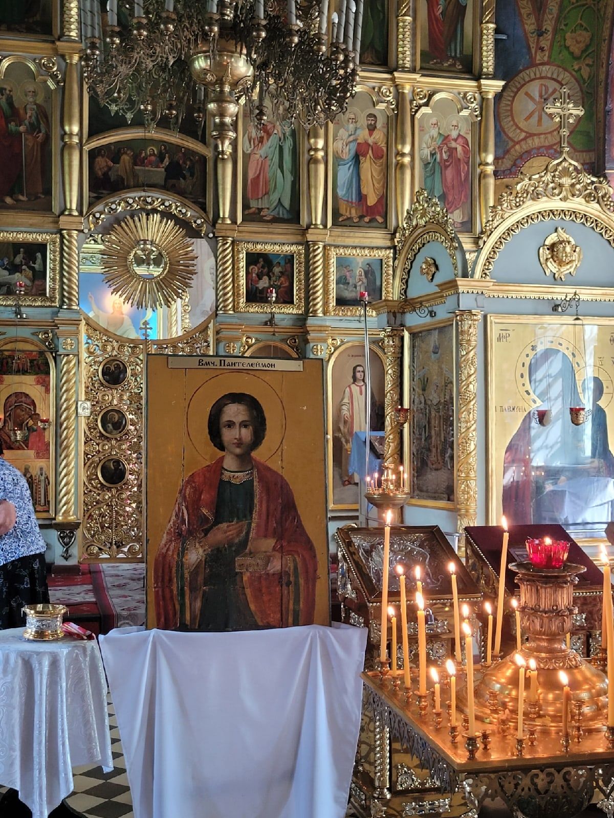 В храме Казанской иконы Божией Матери состоялась праздничная Божественная литургия