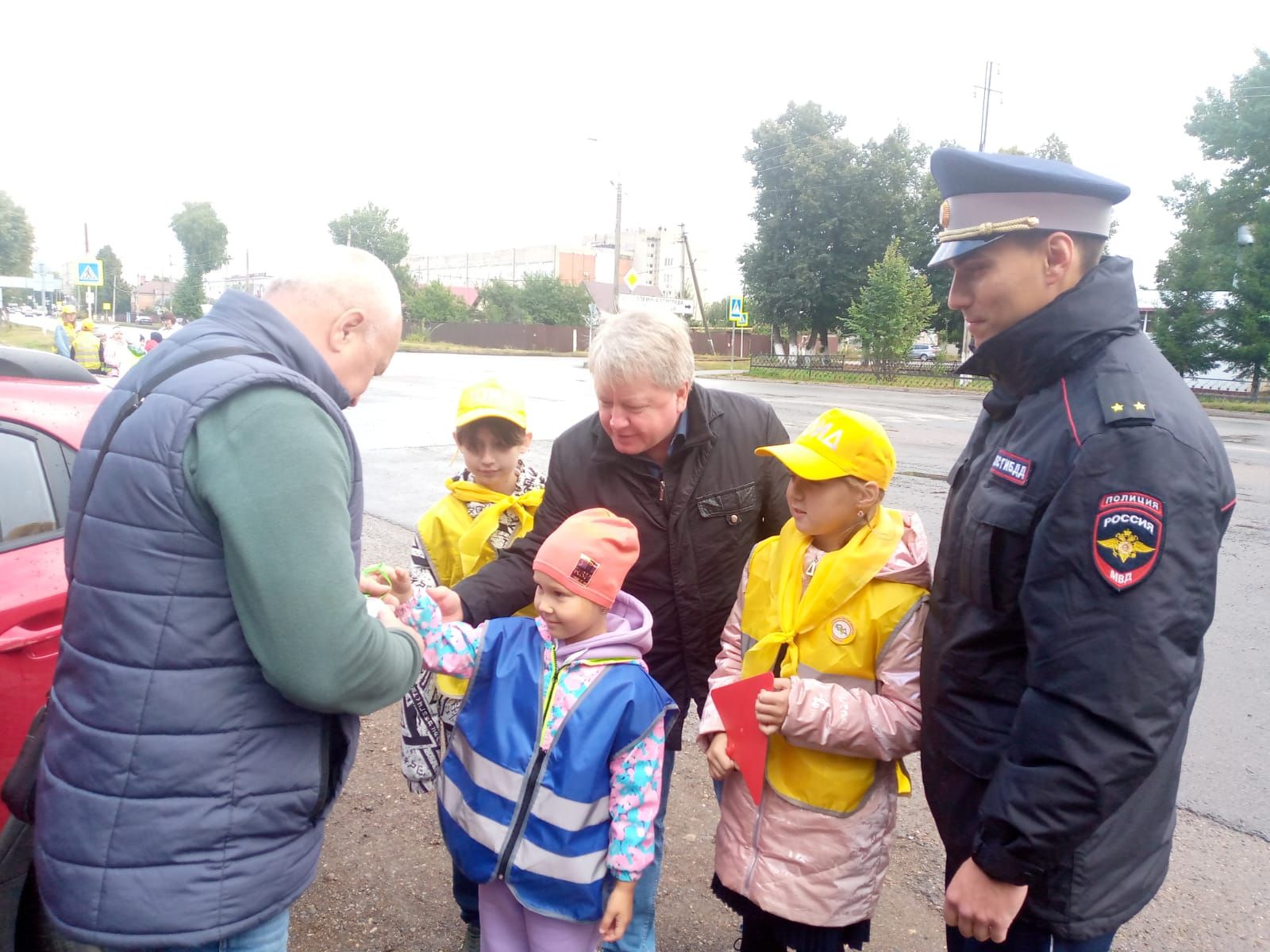 Юным чистопольцам помогали закрепить знания ПДД