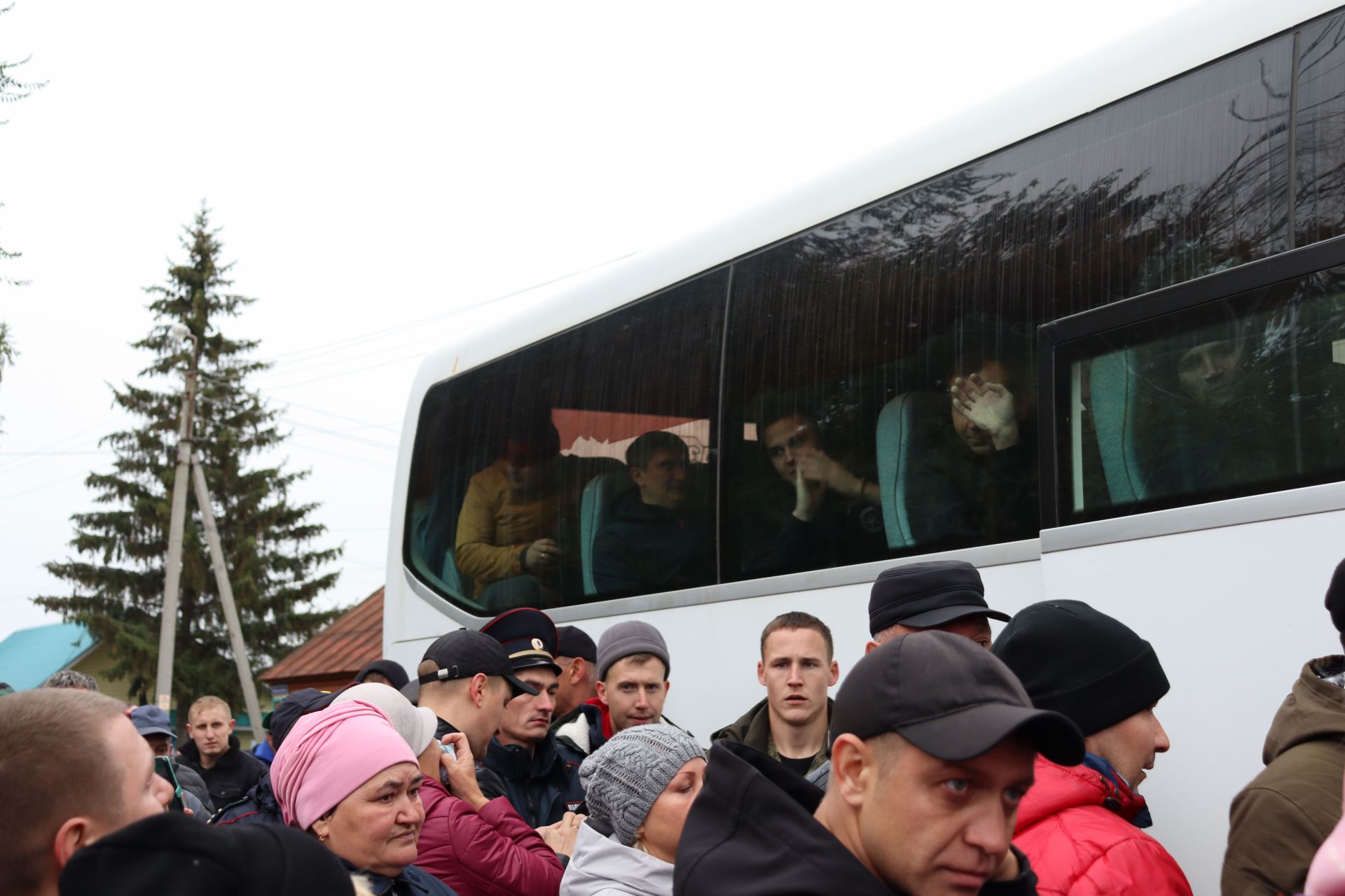 «Кто, если не мы!»: в Чистополе состоялась первая отправка мобилизованных граждан