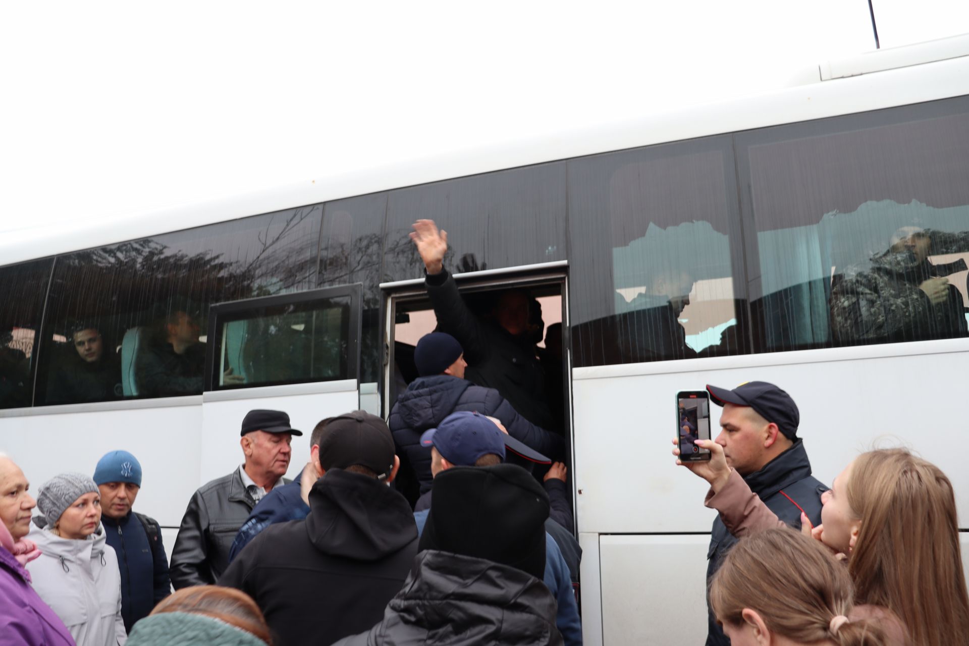 «Кто, если не мы!»: в Чистополе состоялась первая отправка мобилизованных граждан