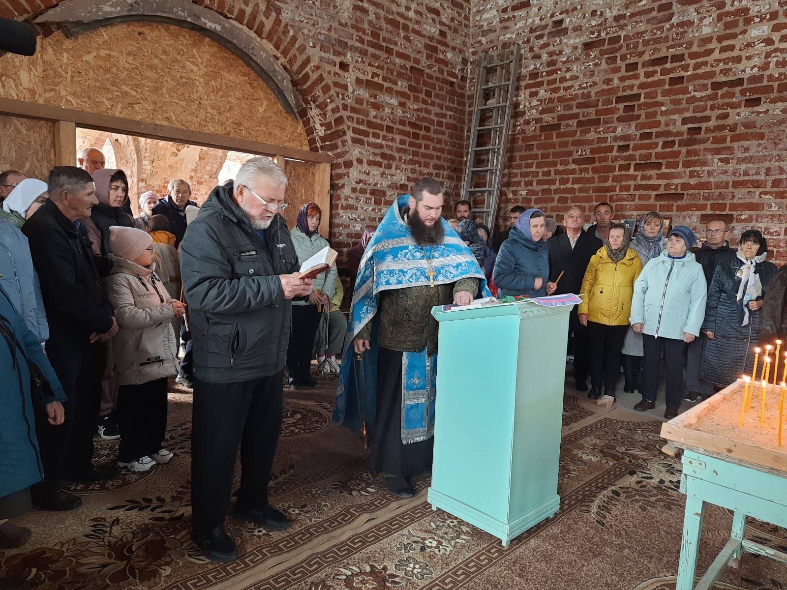 В старейшем храме Закамья прошло праздничное богослужение, обсудили ход восстановительных работ