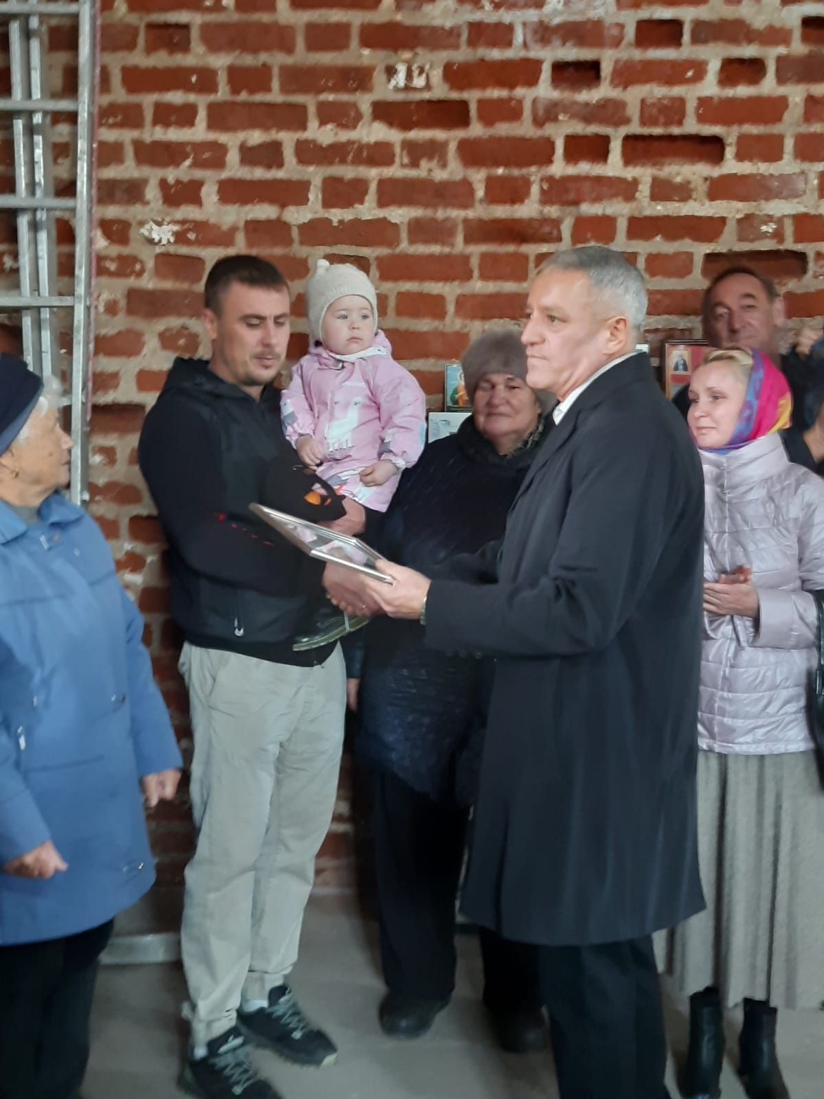 В старейшем храме Закамья прошло праздничное богослужение, обсудили ход восстановительных работ