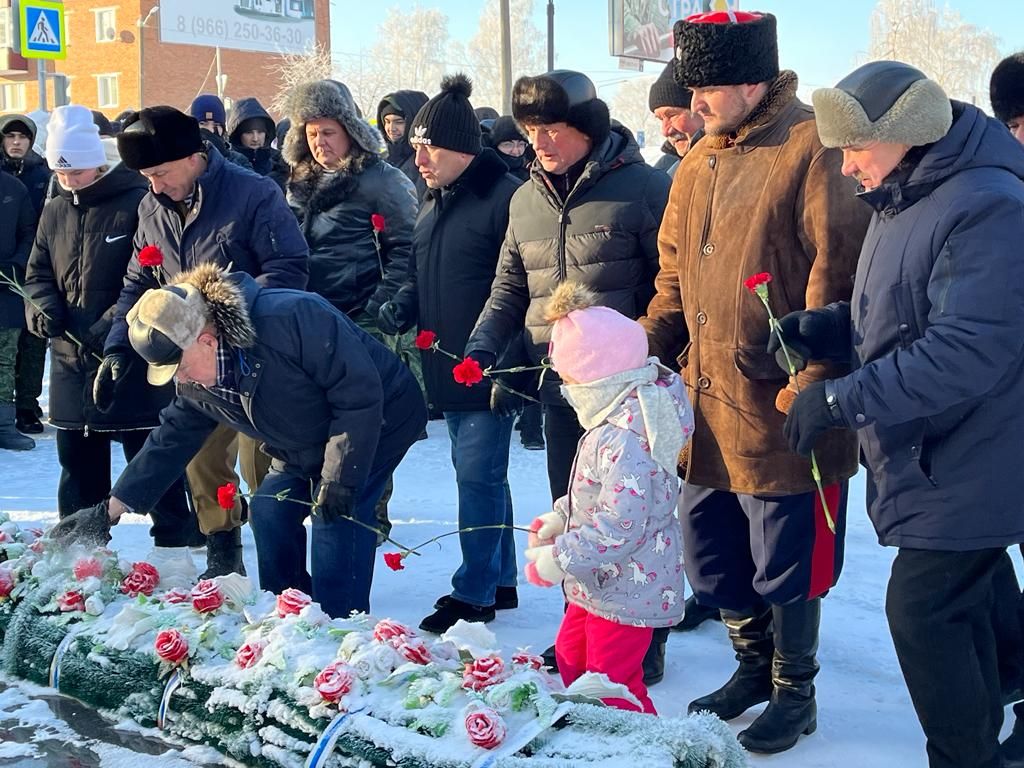 В Чистополе прошли мероприятия, приуроченные к Дню Героев Отечества