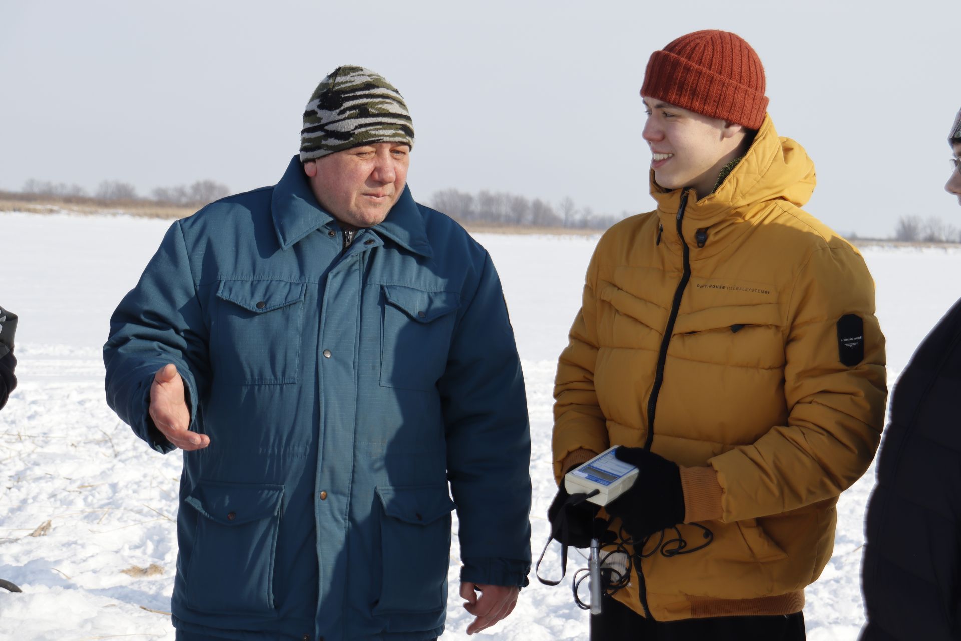 Чистопольцы пробурили около 200 лунок и насытили воду кислородом с помощью аэратора