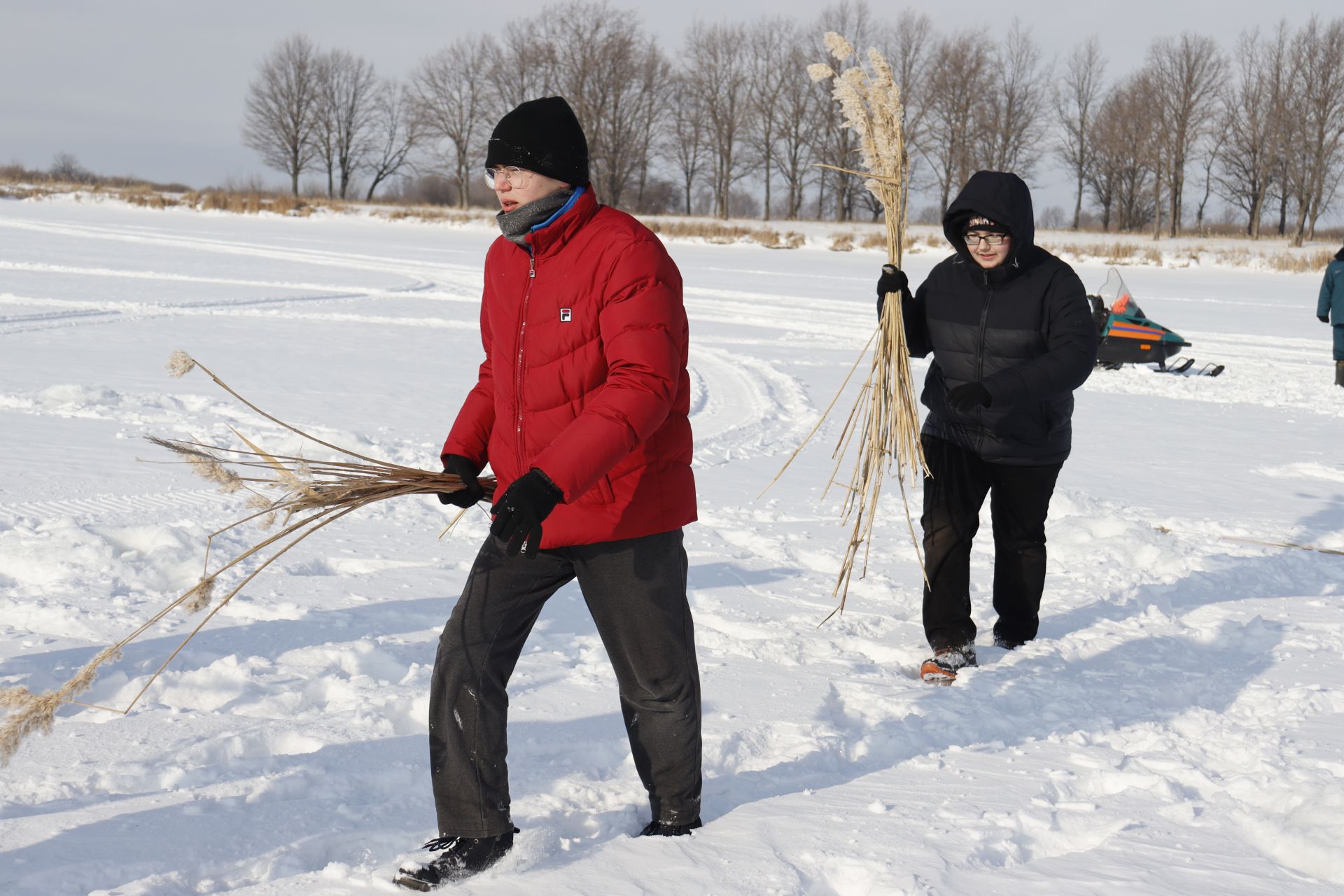 Чистопольцы пробурили около 200 лунок и насытили воду кислородом с помощью аэратора