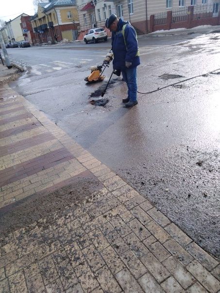 Ямочный ремонт холодным асфальтом начался в Чистополе