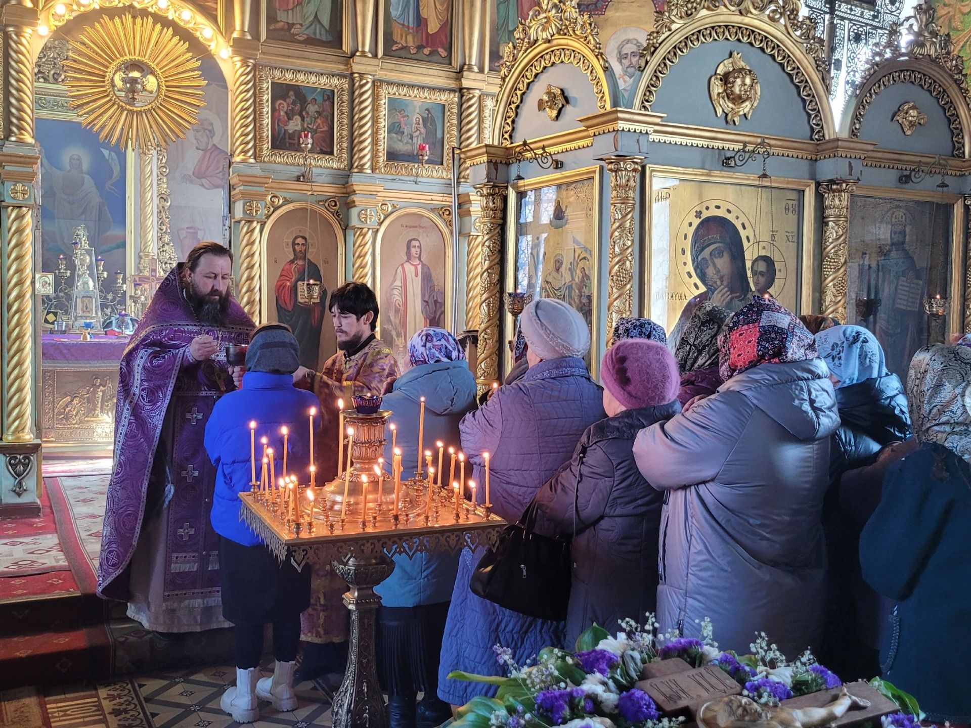 Настоятель чистопольского храма совершил   Литургию Преждеосвященных Даров