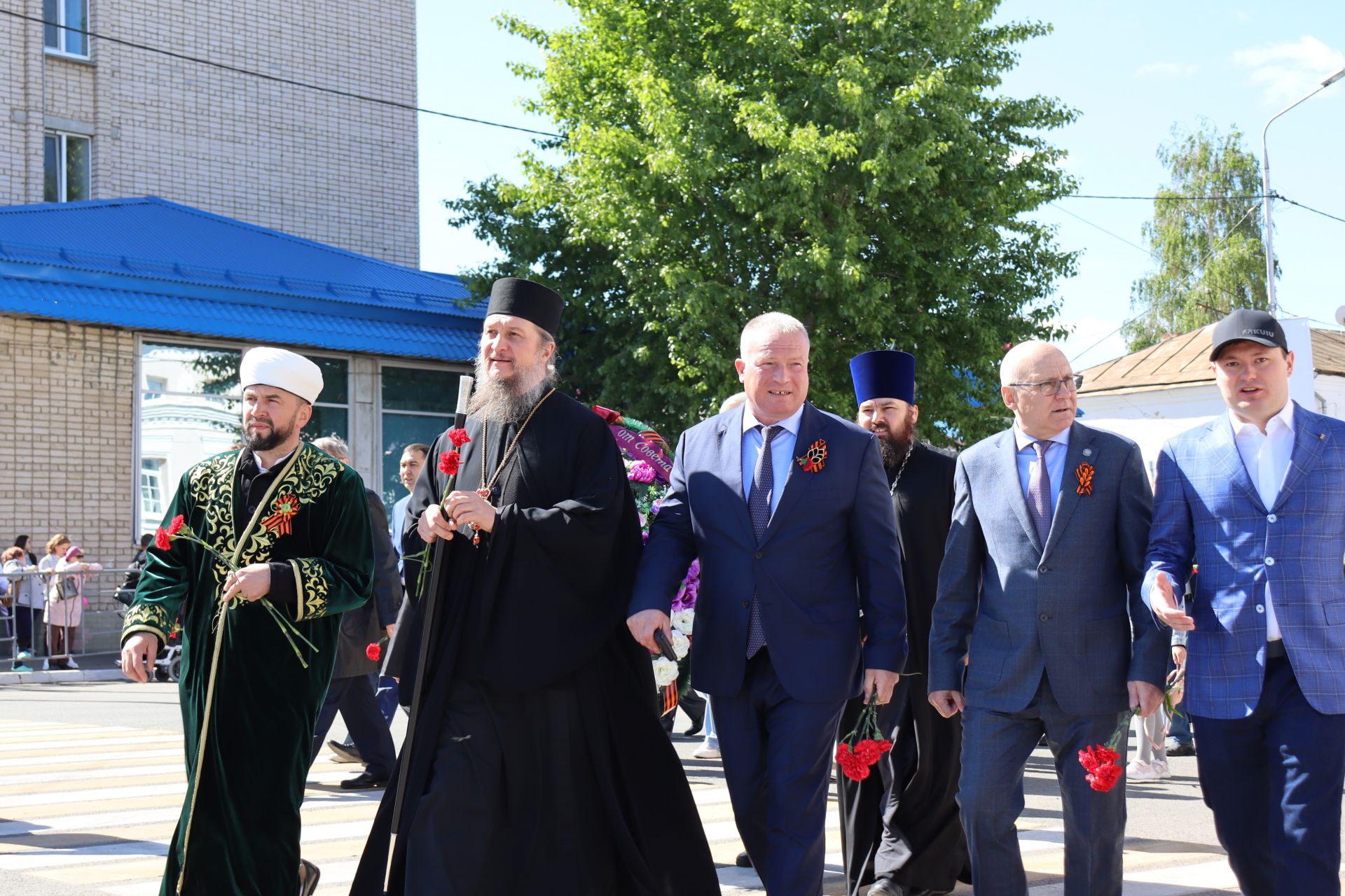 В Чистополе на центральной площади прошел парад Победы