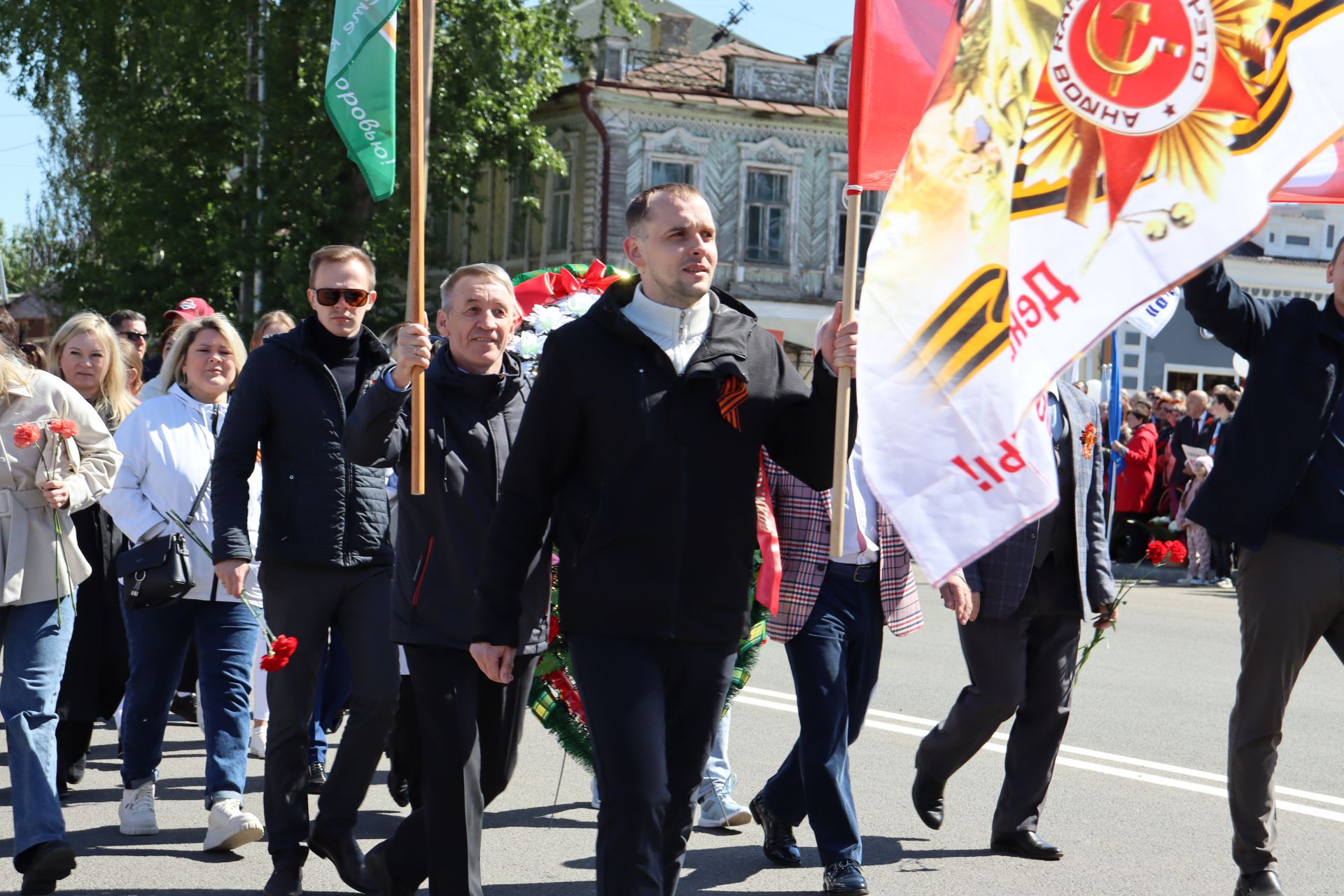 В Чистополе на центральной площади прошел парад Победы