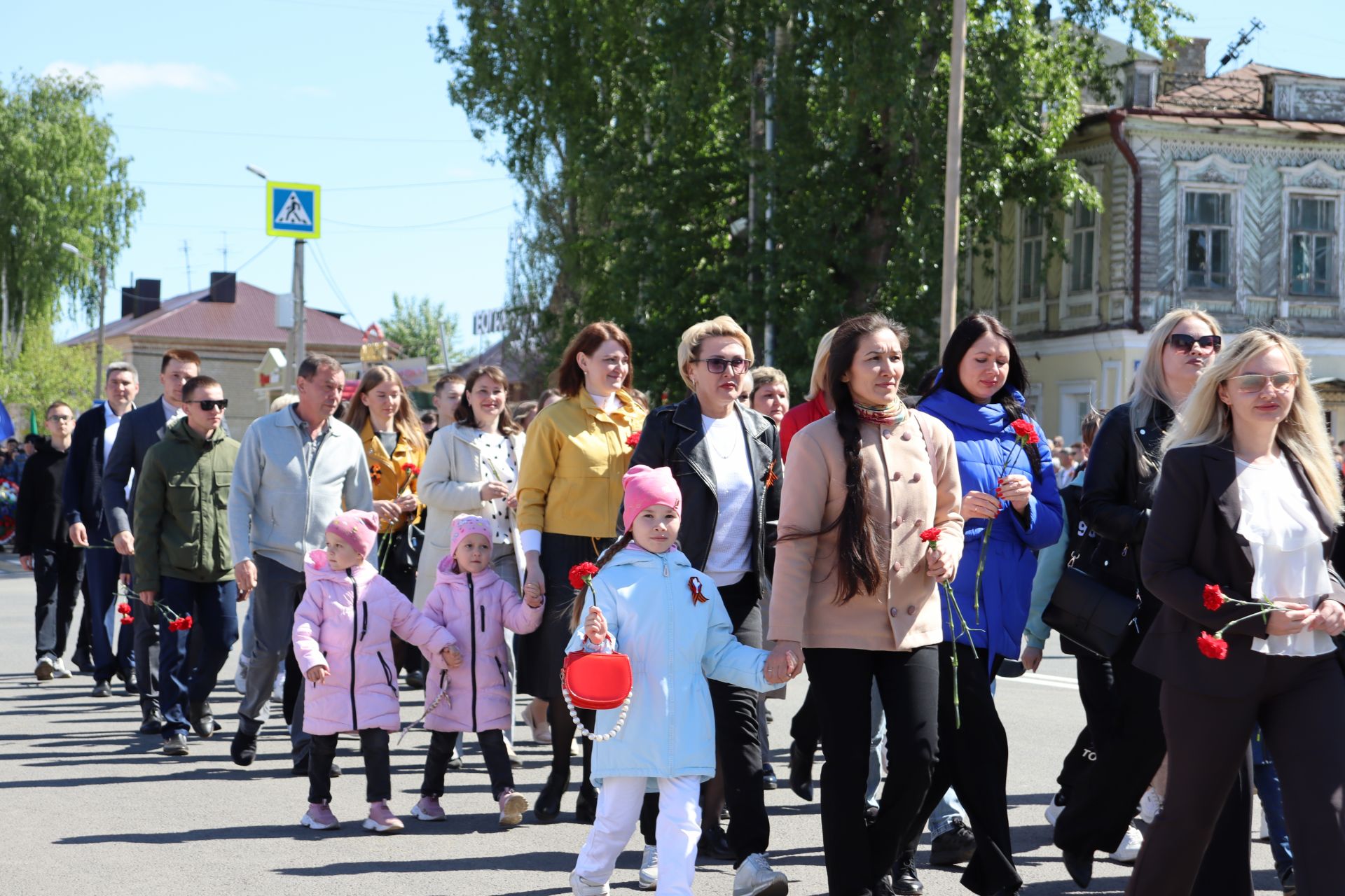 В Чистополе на центральной площади прошел парад Победы