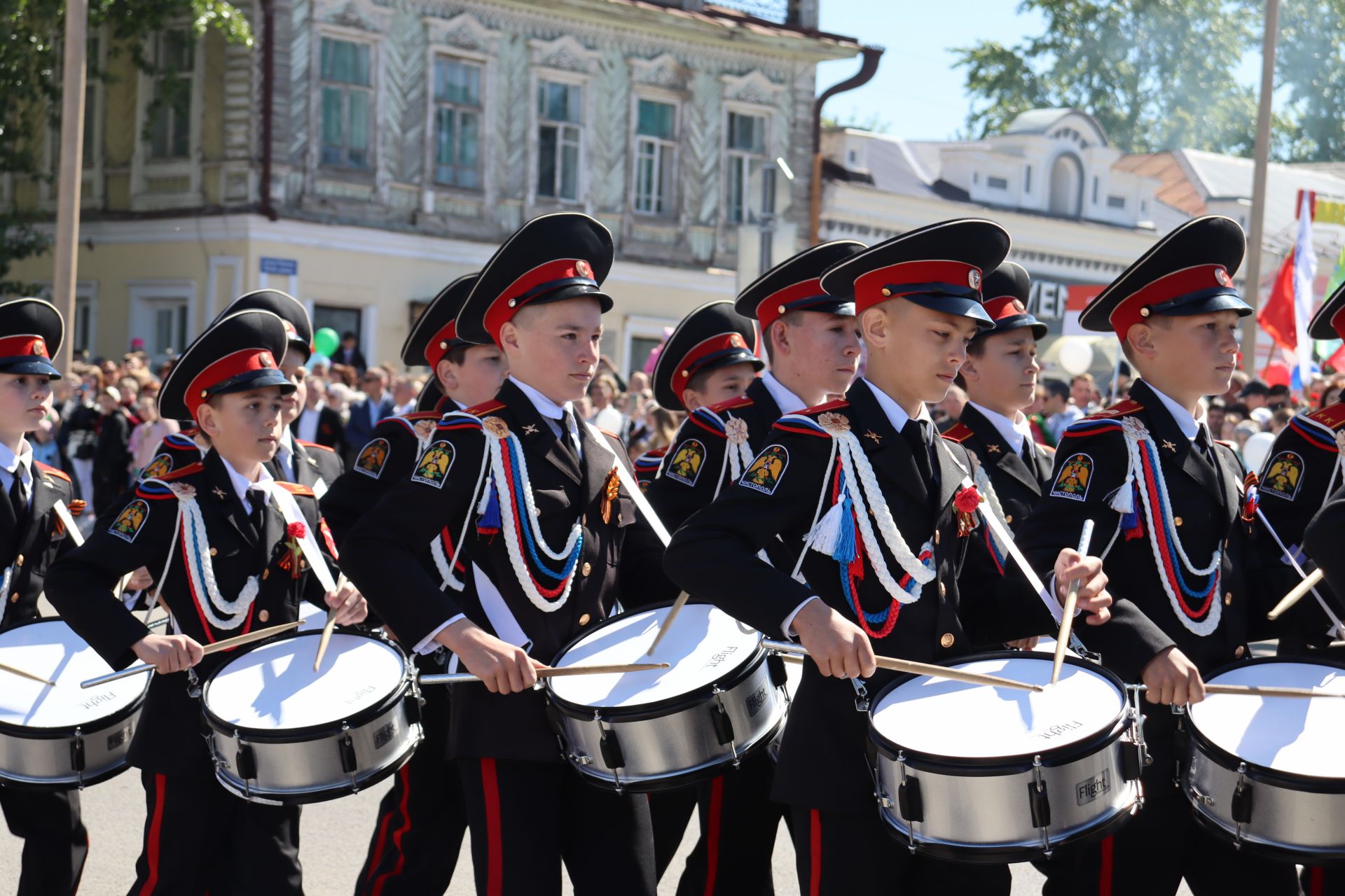 В Чистополе на центральной площади прошел парад Победы