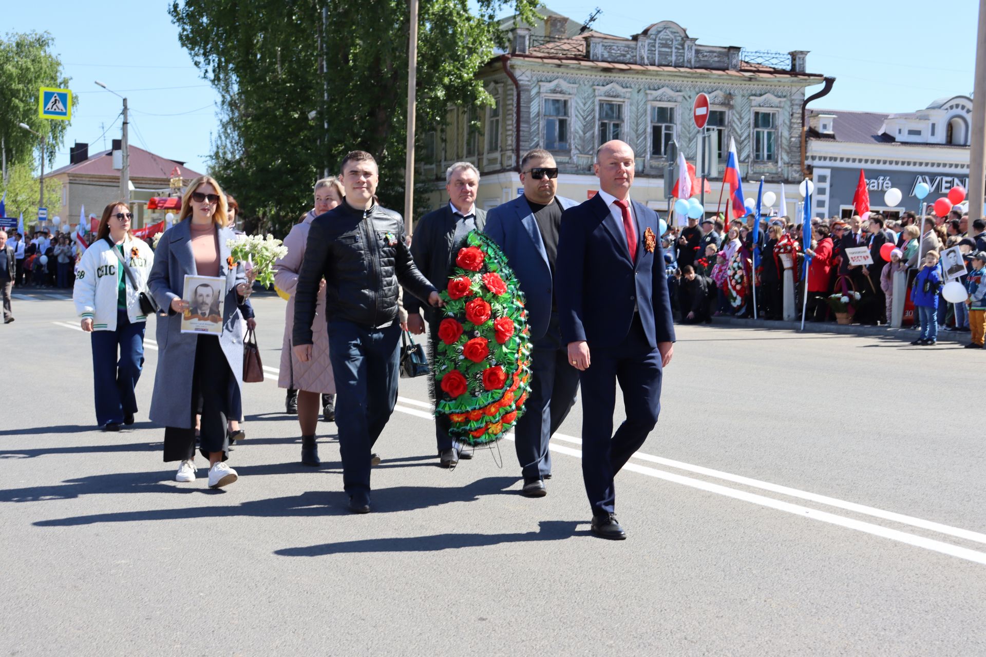 В Чистополе на центральной площади прошел парад Победы