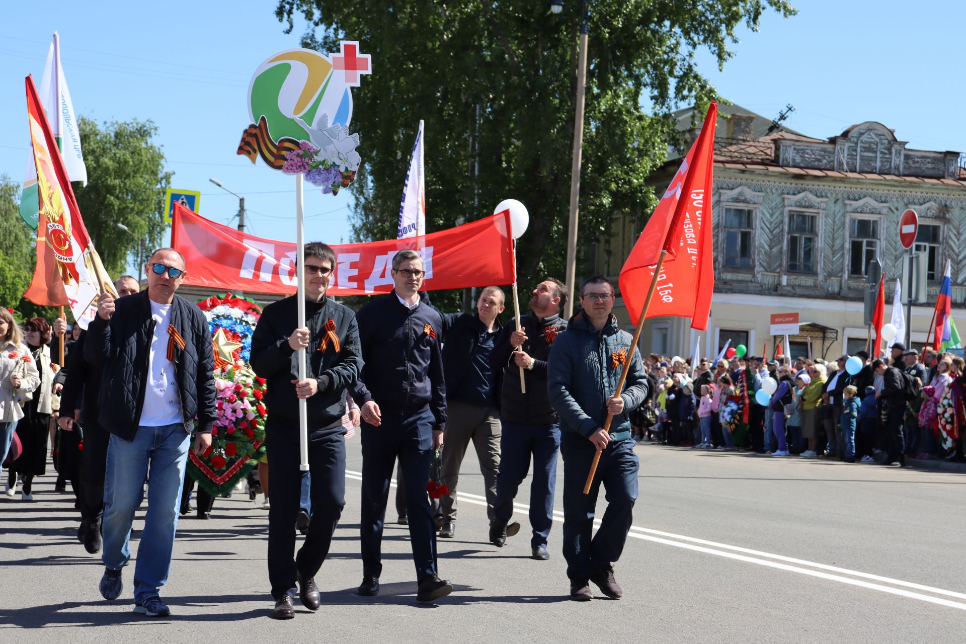 В Чистополе на центральной площади прошел парад Победы