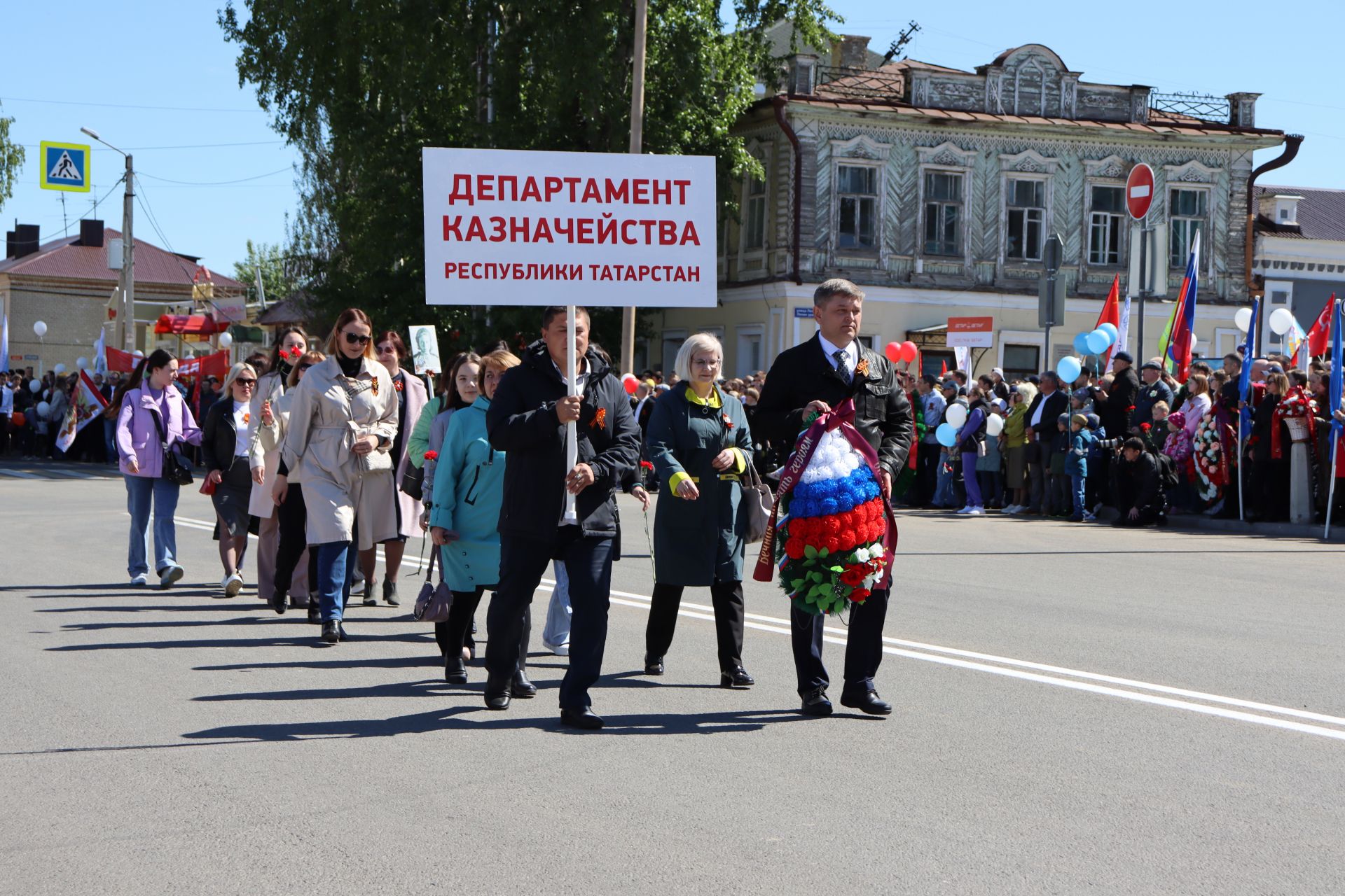 В Чистополе на центральной площади прошел парад Победы