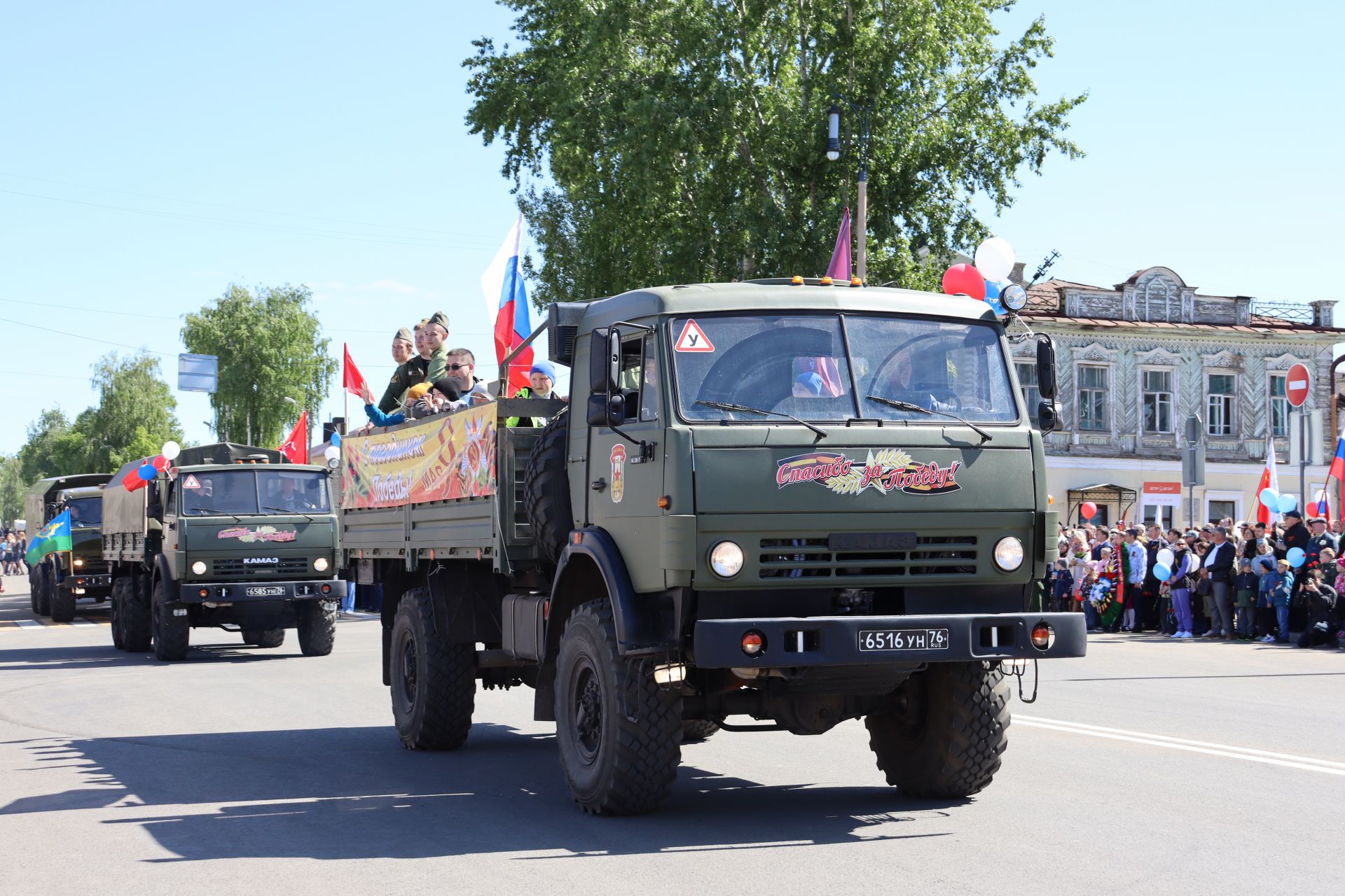 В Чистополе на центральной площади прошел парад Победы