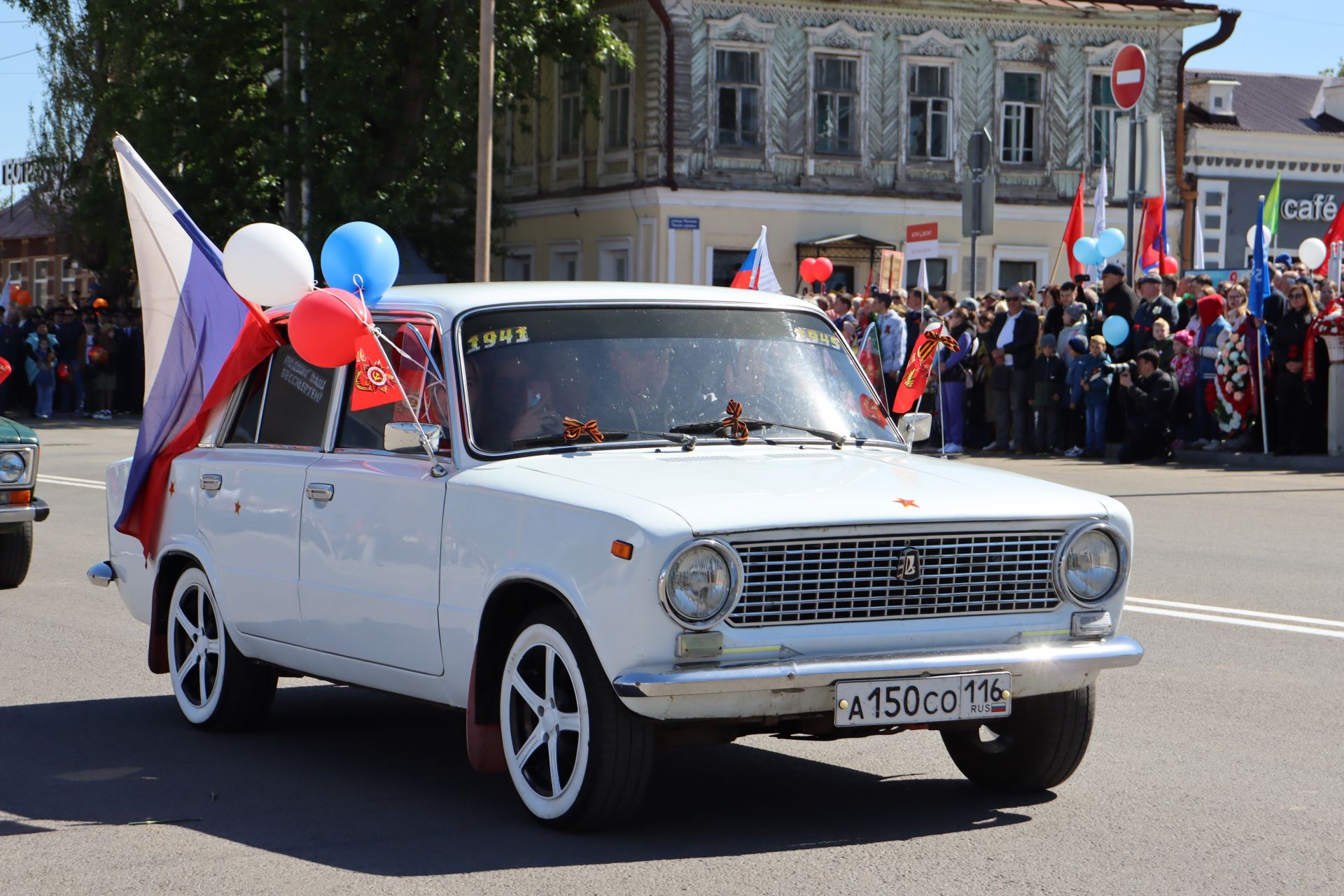 В Чистополе на центральной площади прошел парад Победы