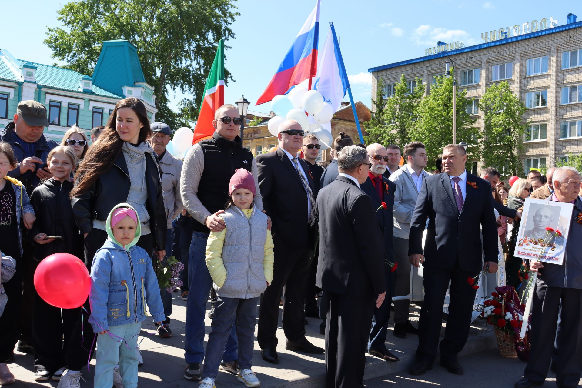 В Чистополе на центральной площади прошел парад Победы