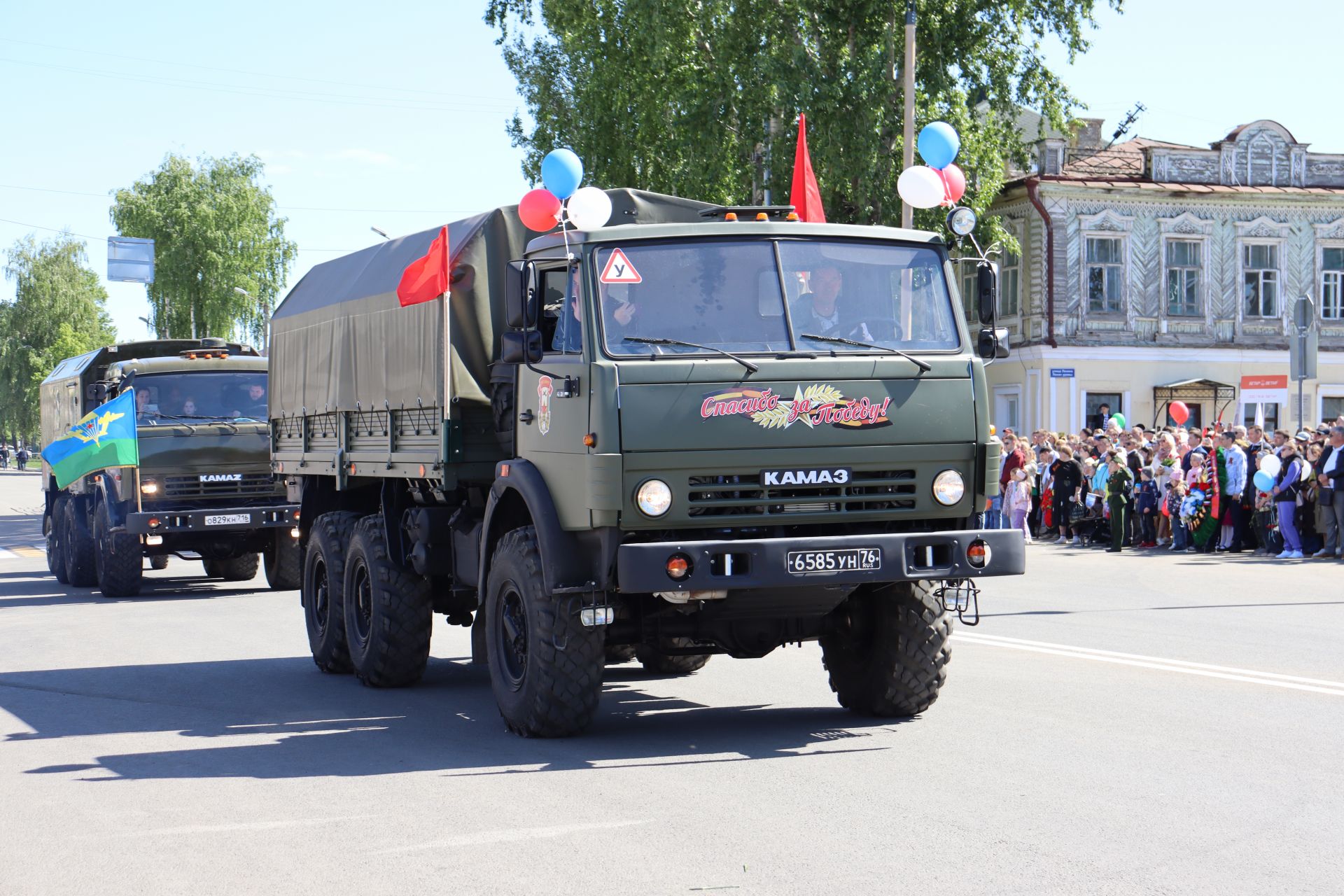 В Чистополе на центральной площади прошел парад Победы